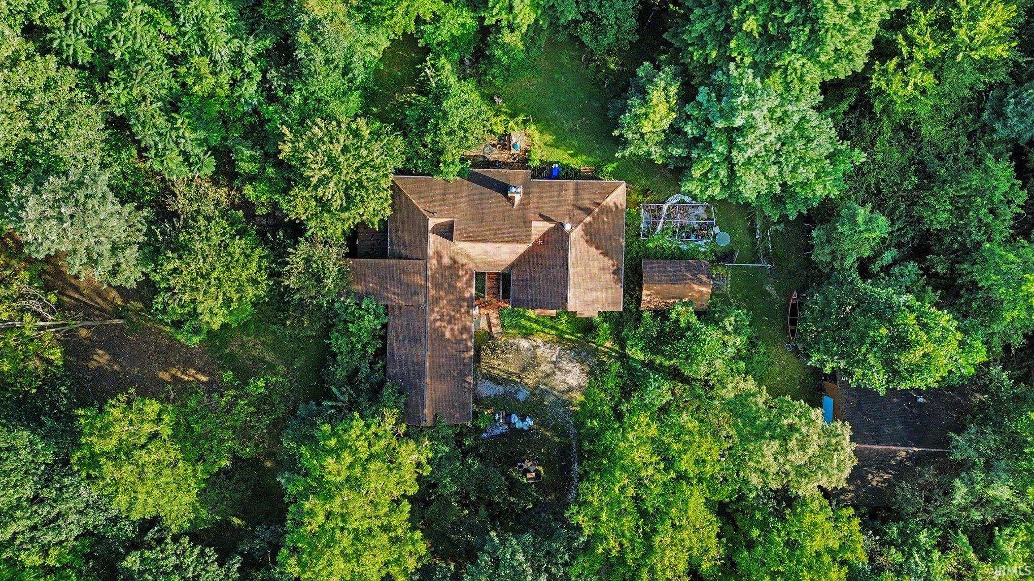 Photo 4 of Sale Pending at 9416 E Natti Crow Rd, Syracuse, IN 46567 | MLS# 202640376 | Listing updated on 2026-09-29