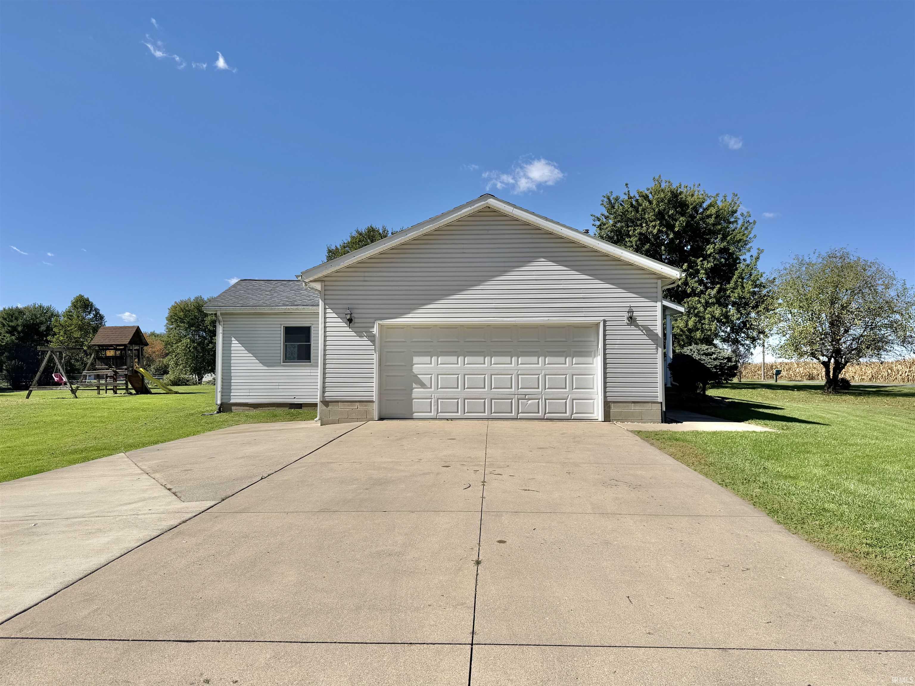 Photo 3 of Manufactured home for sale at 471 Terpstra Dr, Logansport, IN 46947 | MLS# 202640387 | Listing updated on 2026-10-05