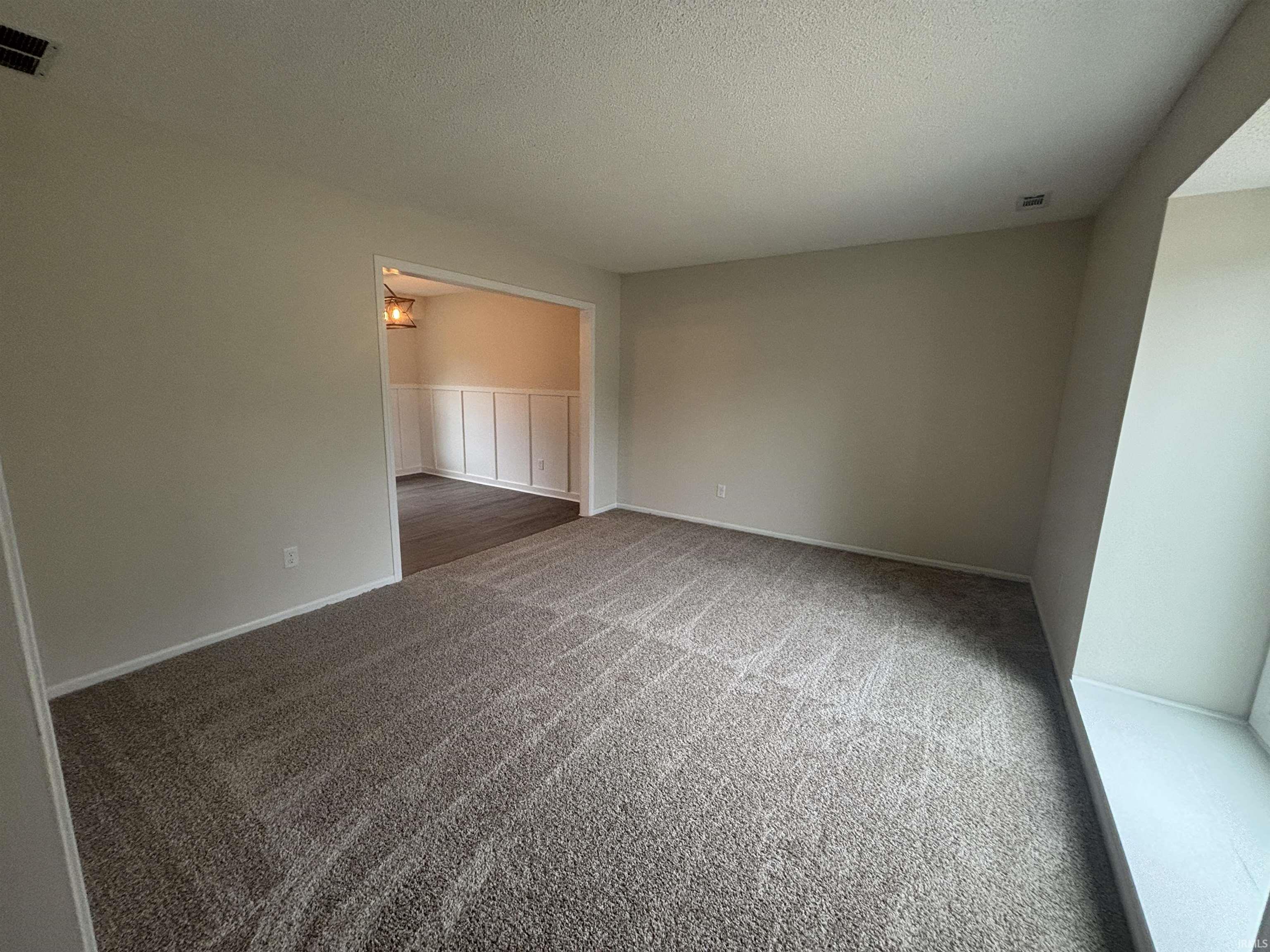 Photo 3 of Sale Pending at 4504 Woodlynn Ct, Fort Wayne, IN 46816 | MLS# 202640524 | Listing updated on 2026-10-01