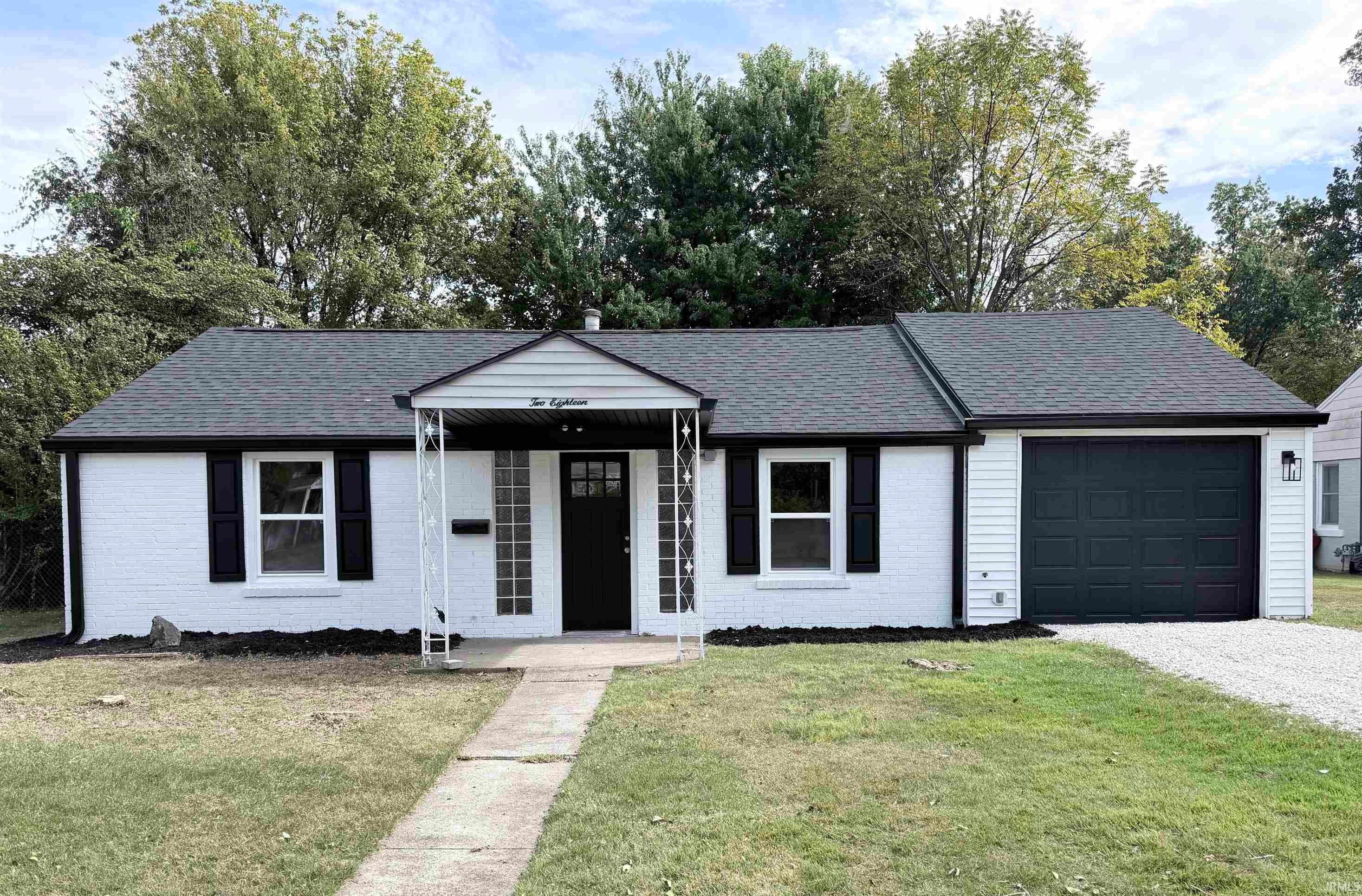 Photo 1 of Sale Pending at 218 S Iroquois Dr, Evansville, IN 47714 | MLS# 202640593 | Listing updated on 2026-10-02