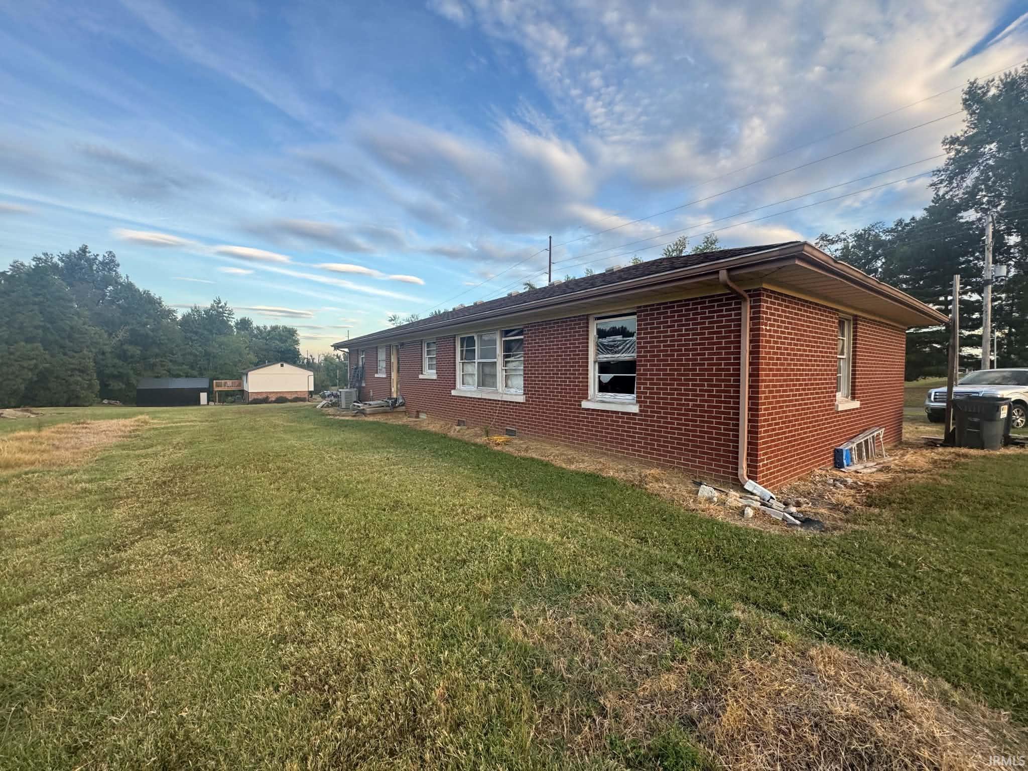 Photo 3 of Sale Pending at 6922 Oak Grv Rd, Newburgh, IN 47630 | MLS# 202640648 | Listing updated on 2026-10-01