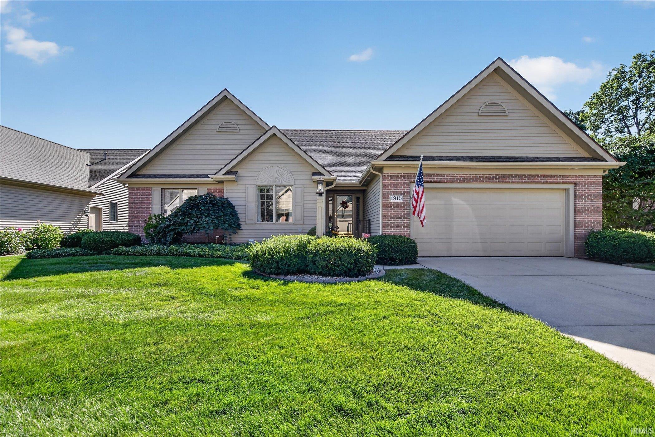 Photo 1 of Sale Pending at 1815 Larkspur Ct, Mishawaka, IN 46545 | MLS# 202640763 | Listing updated on 2026-10-01
