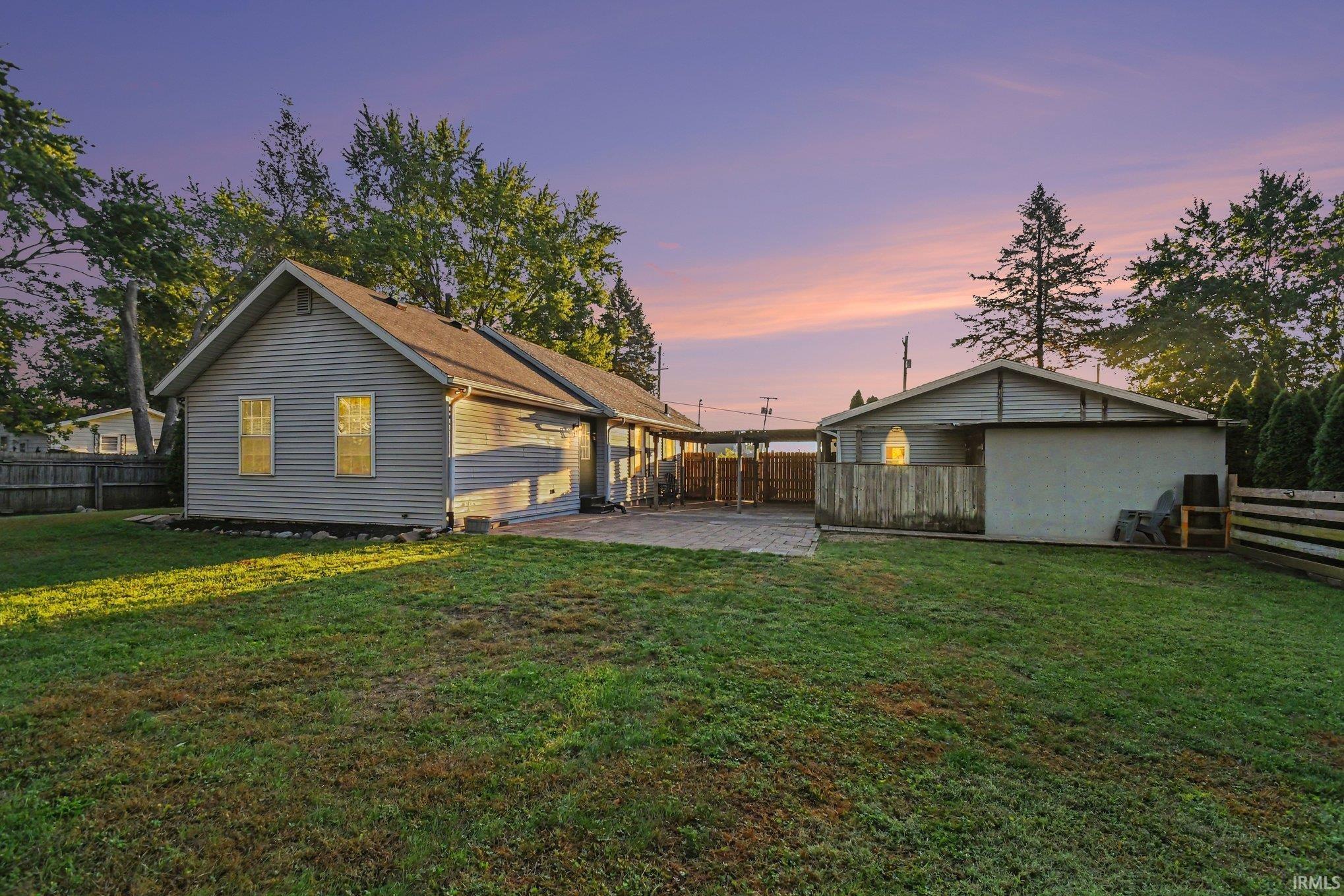 Photo 3 of Sale Pending at 2733 Burr Oak Ave, Elkhart, IN 46517 | MLS# 202641004 | Listing updated on 2026-10-03