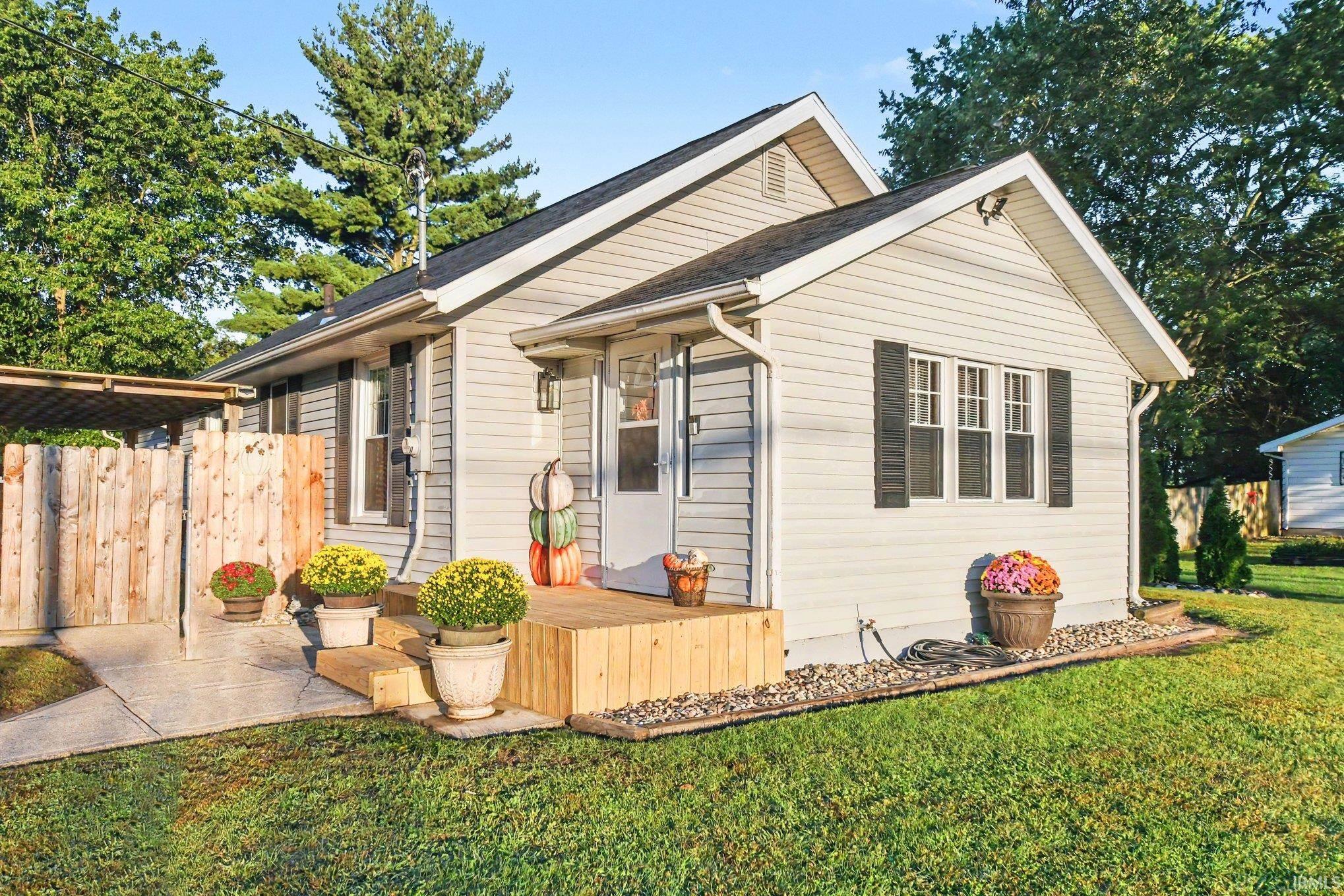 Photo 4 of Sale Pending at 2733 Burr Oak Ave, Elkhart, IN 46517 | MLS# 202641004 | Listing updated on 2026-10-03