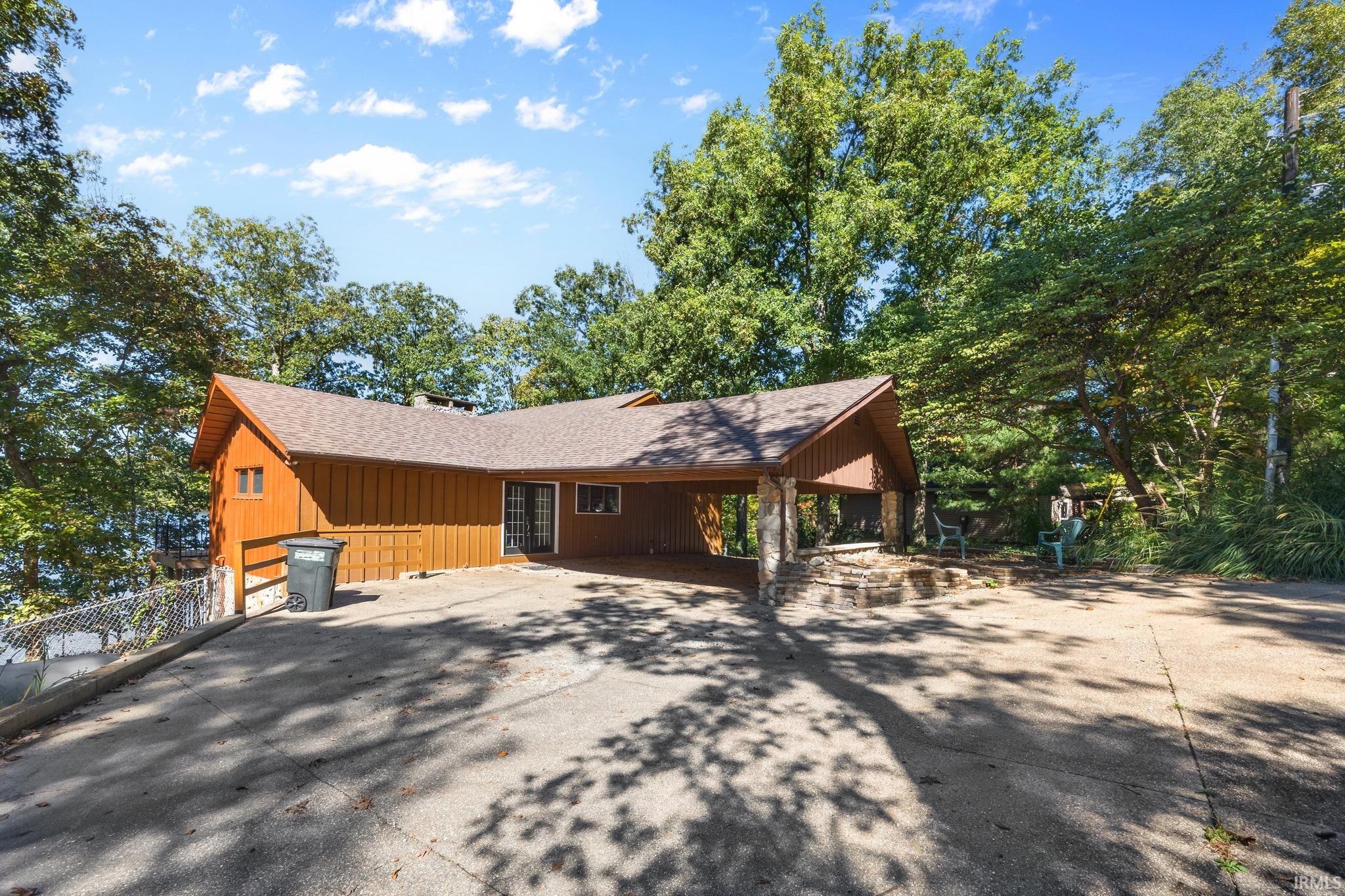 Manufactured home for sale at 10911 E Mona Dr, Huntingburg, IN 47542 | MLS# 202641143