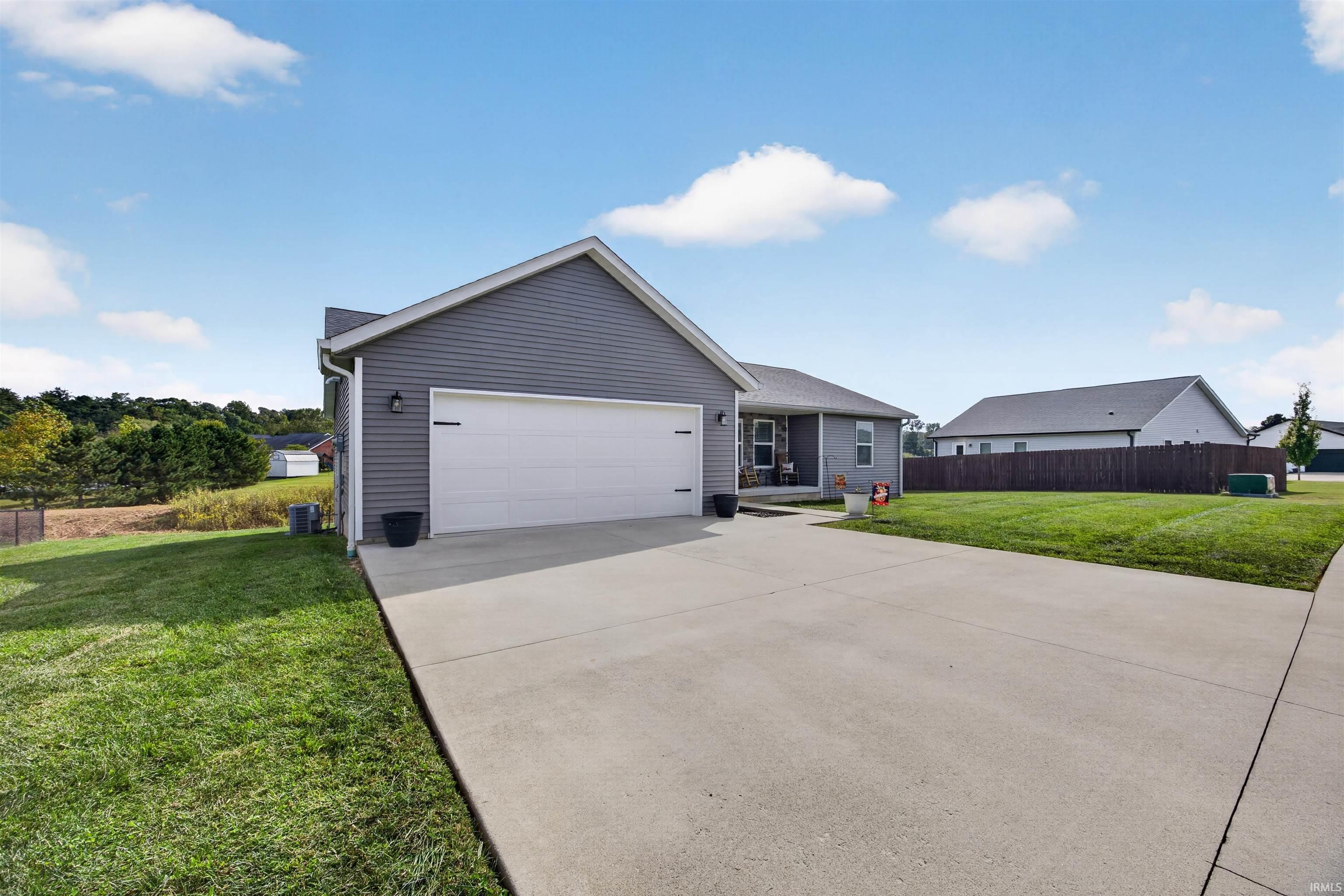 Photo 3 of Manufactured home for sale at 686 E Jessica St, Ellettsville, IN 47429 | MLS# 202641165 | Listing updated on 2026-10-05