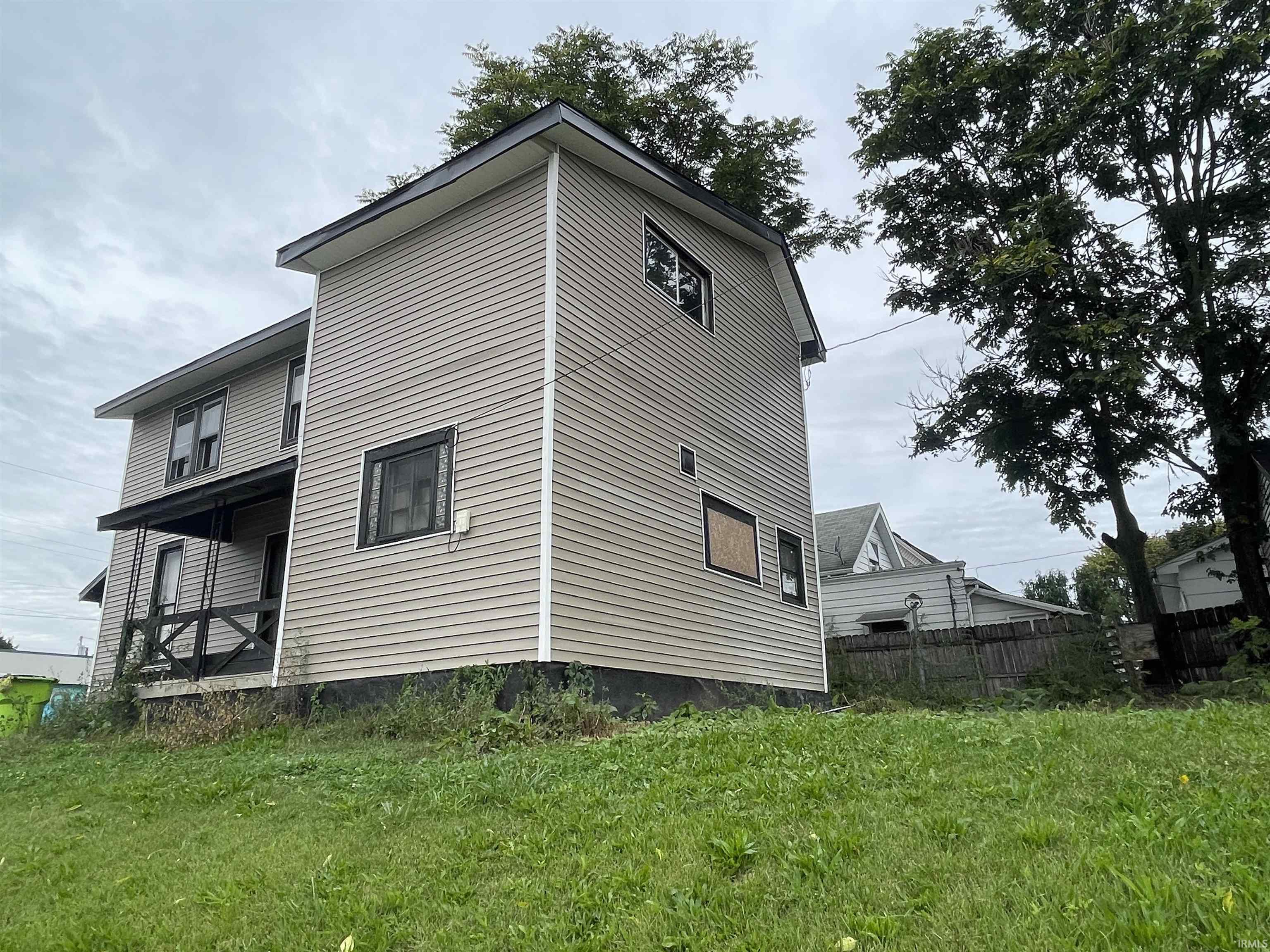 Photo 3 of Manufactured home for sale at 305 N Lafontaine St, Huntington, IN 46750 | MLS# 202641179 | Listing updated on 2026-10-05