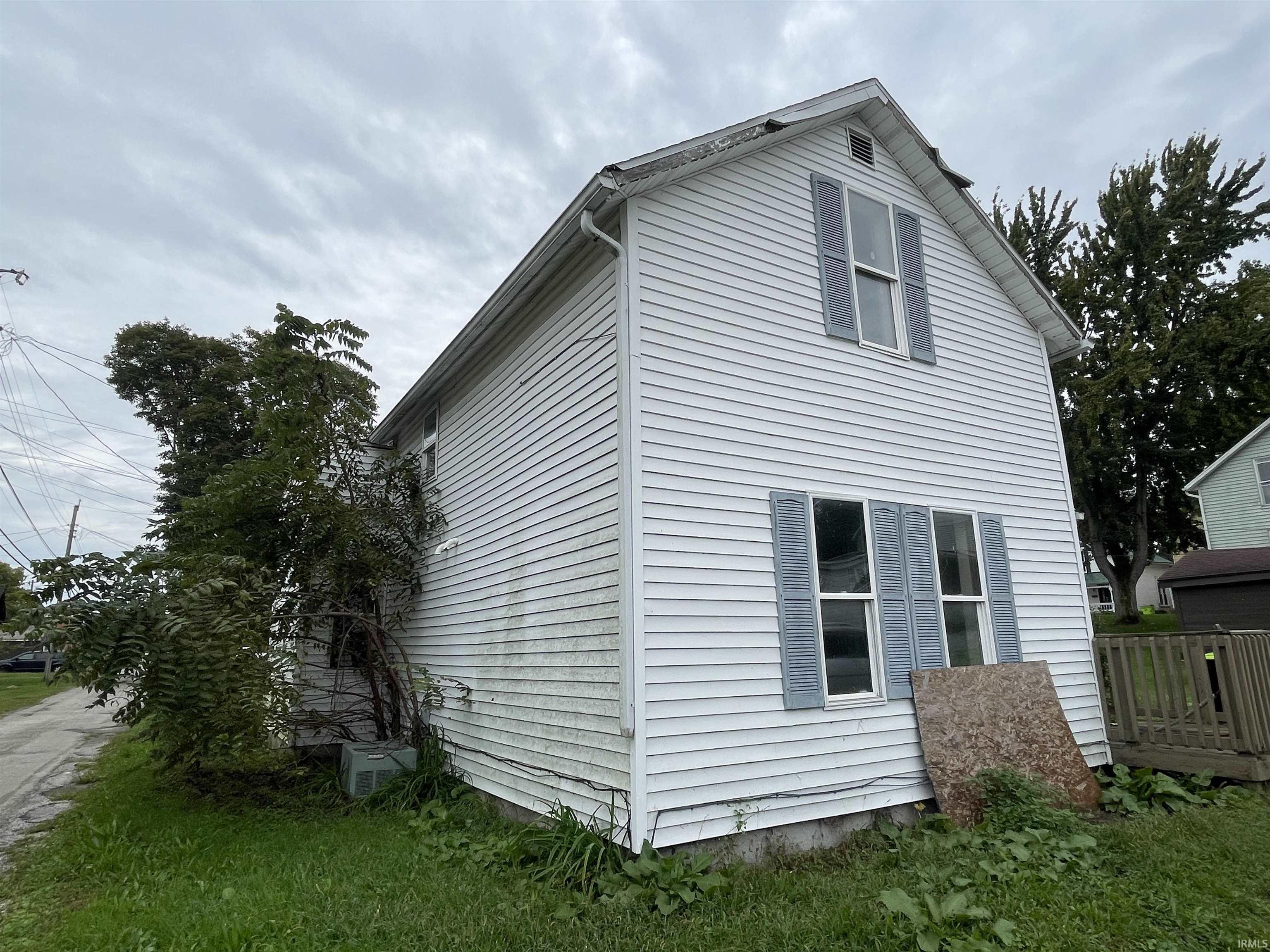 Photo 3 of Manufactured home for sale at 335 Hannah St, Huntington, IN 46750 | MLS# 202641185 | Listing updated on 2026-10-05