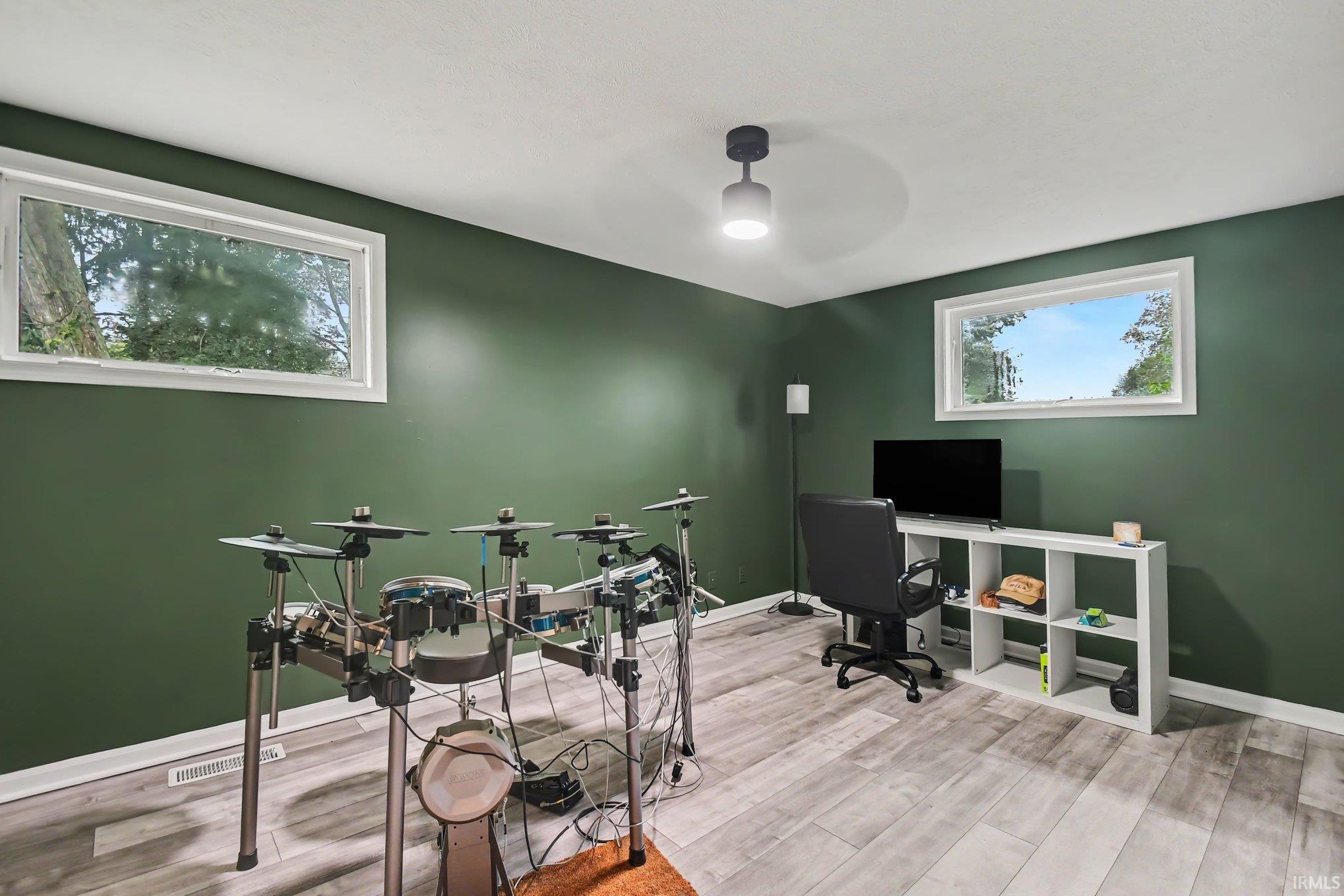 Photo 2 of Manufactured home for sale at 717 Whitehall Dr, South Bend, IN 46615 | MLS# 202641226 | Listing updated on 2026-10-05