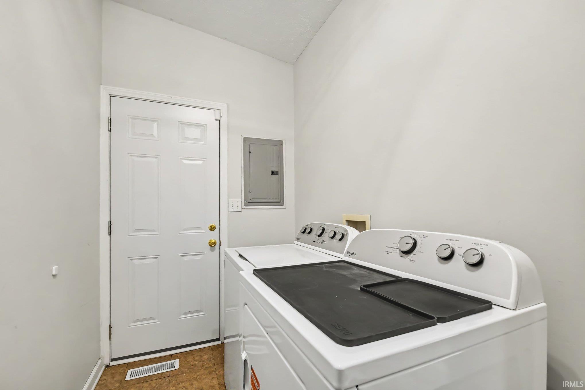Photo 3 of Manufactured home for sale at 717 Whitehall Dr, South Bend, IN 46615 | MLS# 202641226 | Listing updated on 2026-10-05