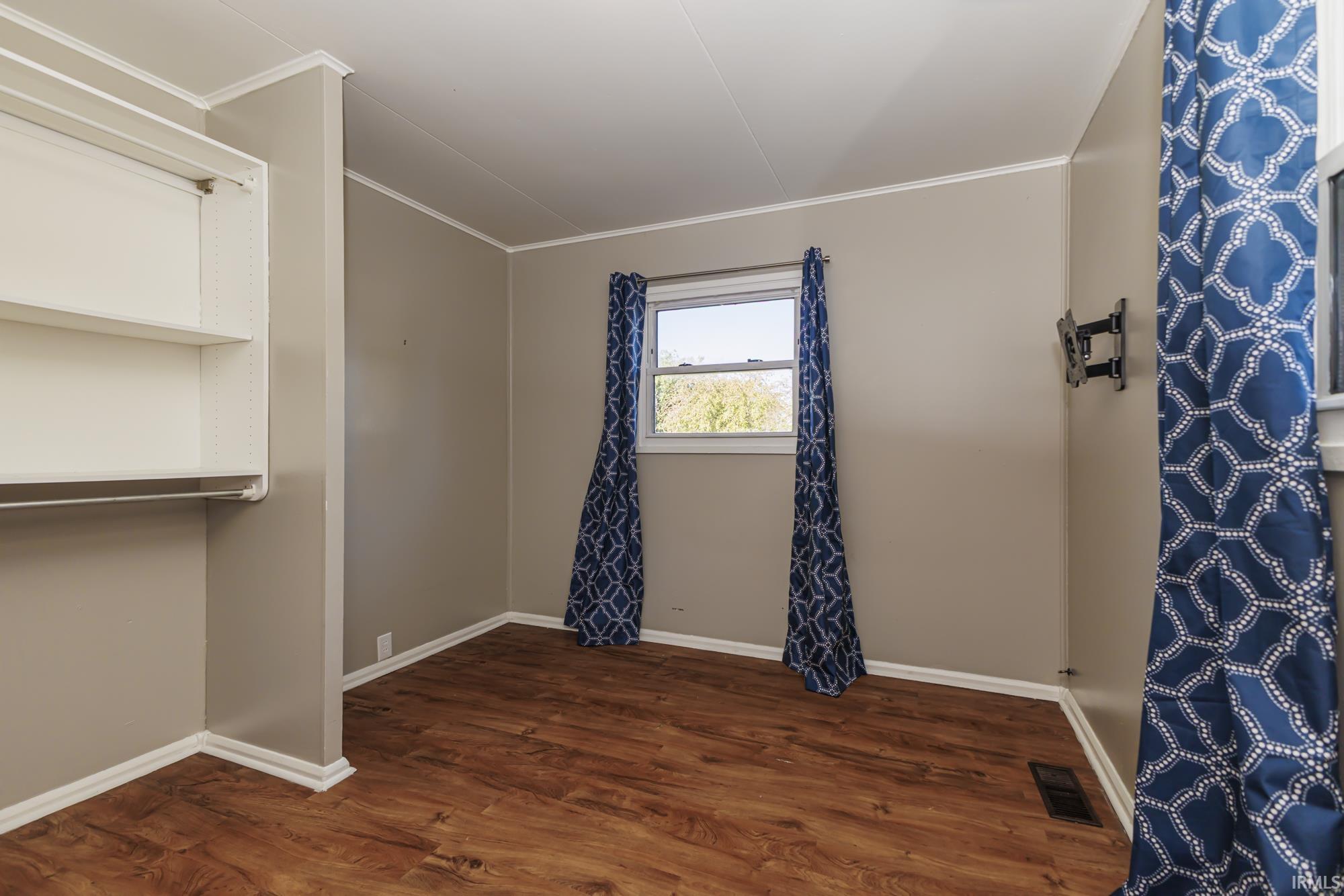 Photo 3 of Manufactured home for sale at 2720 Seminole Ct, Anderson, IN 46012 | MLS# 202641229 | Listing updated on 2026-10-05