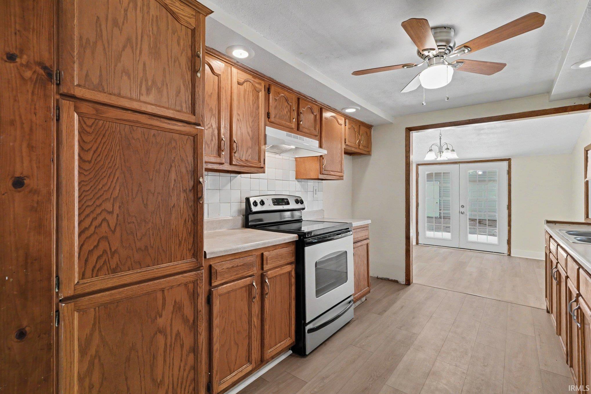 Photo 2 of Manufactured home for sale at 2433 Hollywood Pl, South Bend, IN 46616 | MLS# 202641231 | Listing updated on 2026-10-05
