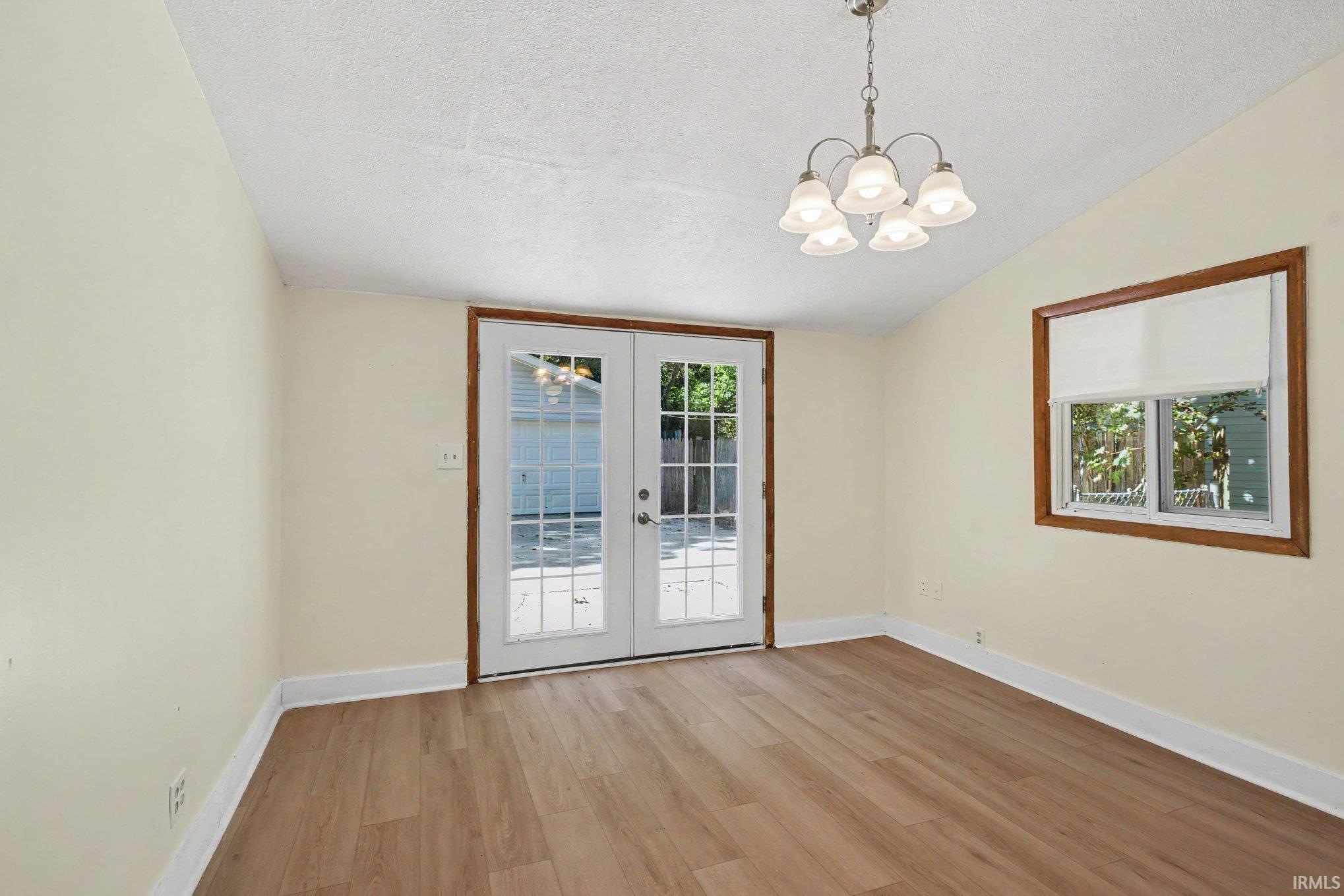 Photo 3 of Manufactured home for sale at 2433 Hollywood Pl, South Bend, IN 46616 | MLS# 202641231 | Listing updated on 2026-10-05