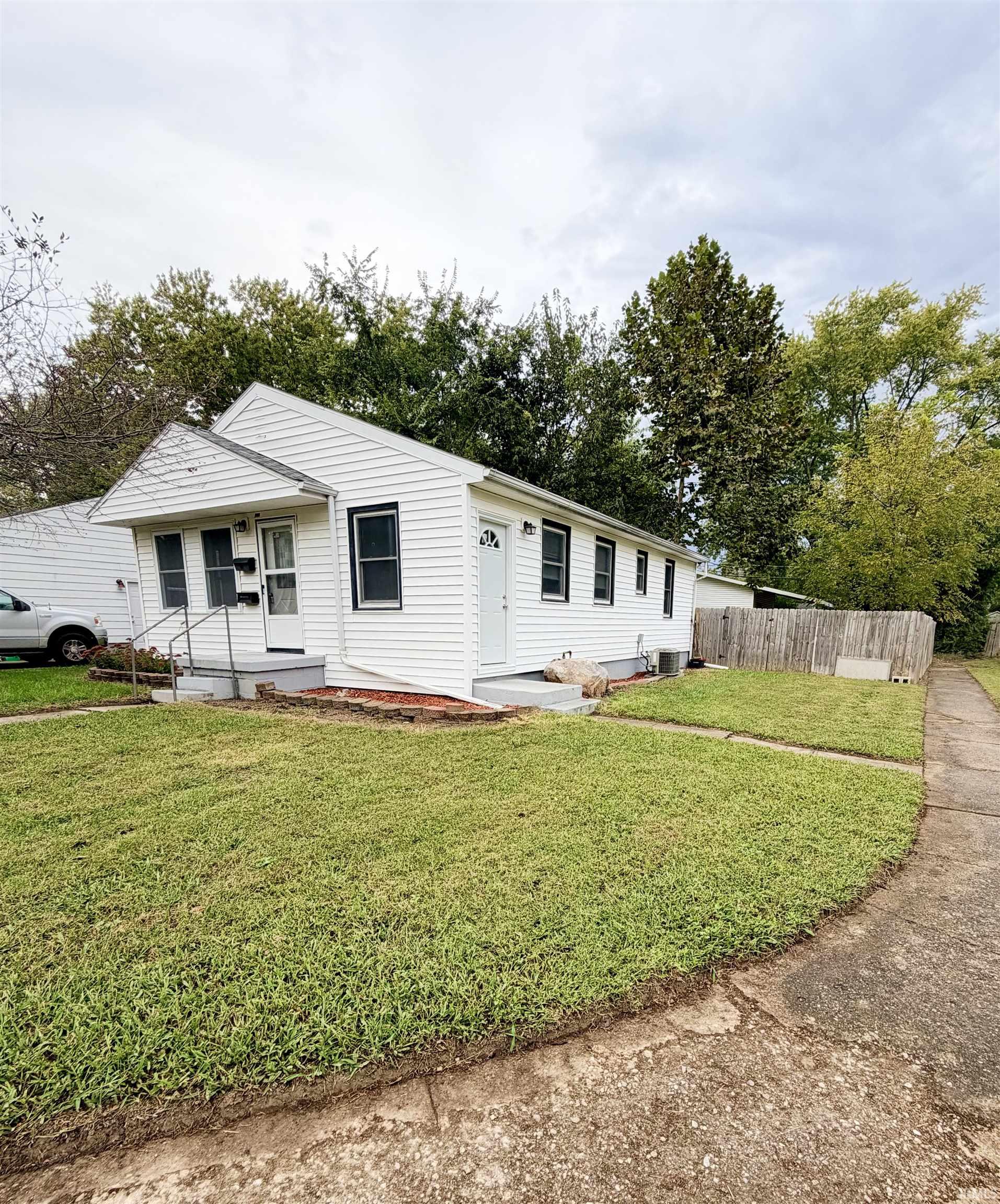 Photo 1 of Manufactured home for sale at 44 Vernon Ln, Lafayette, IN 47905 | MLS# 202641250 | Listing updated on 2026-10-05