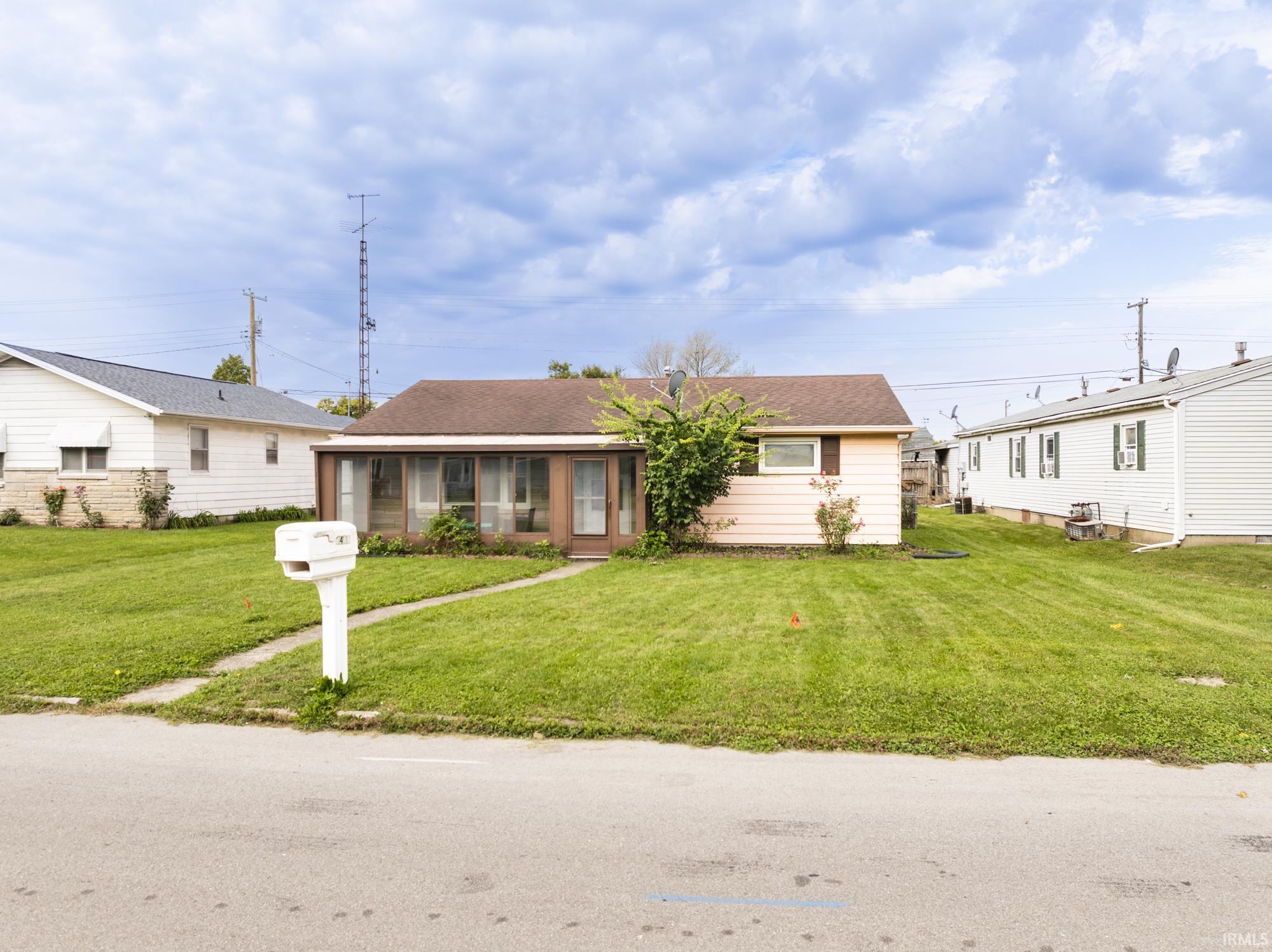 Photo 1 of Manufactured home for sale at 1417 N High St, Hartford City, IN 47348 | MLS# 202641258 | Listing updated on 2026-10-06