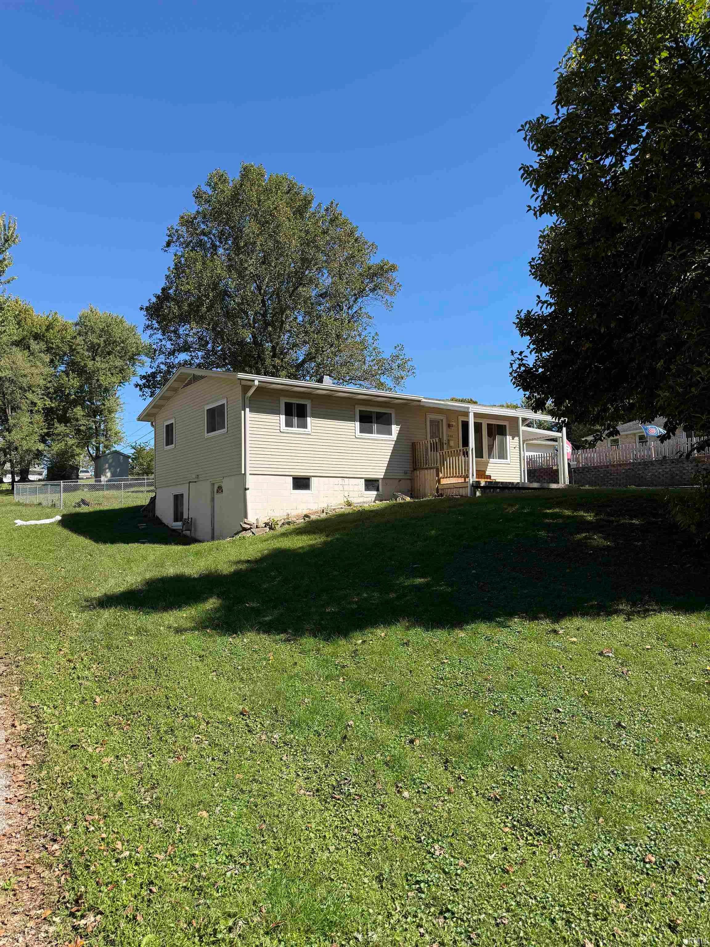 Photo 3 of Manufactured home for sale at 202 W Chester Dr, Ellettsville, IN 47429 | MLS# 202641262 | Listing updated on 2026-10-05