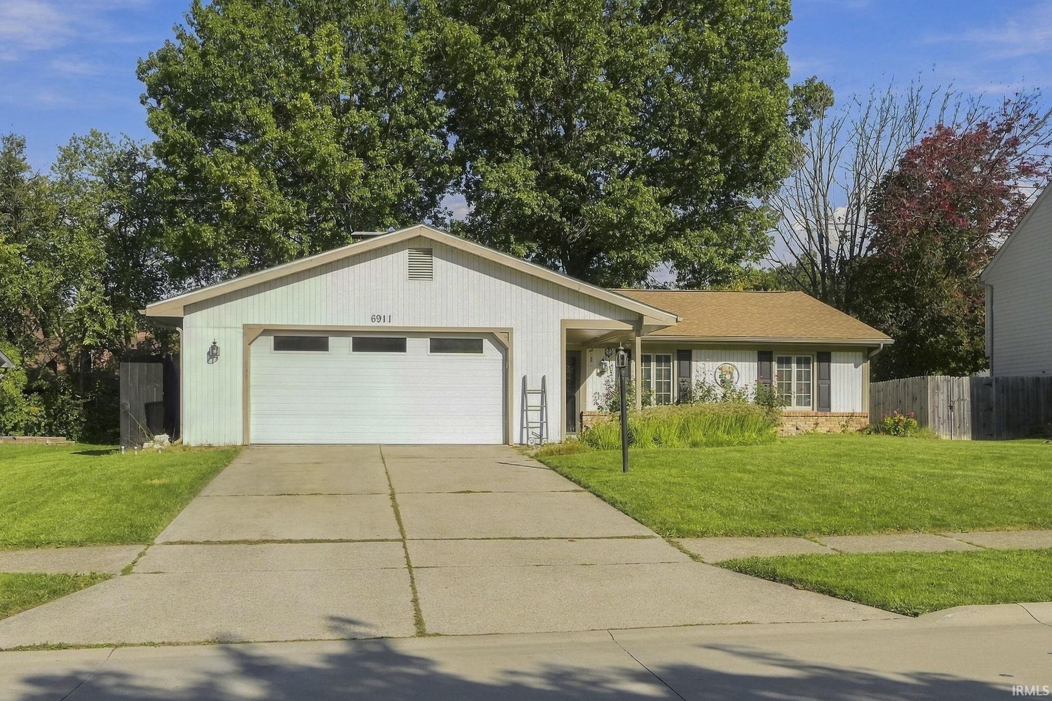 Manufactured home for sale at 6911 Wolfsboro Ln, Fort Wayne, IN 46835 | MLS# 202641277
