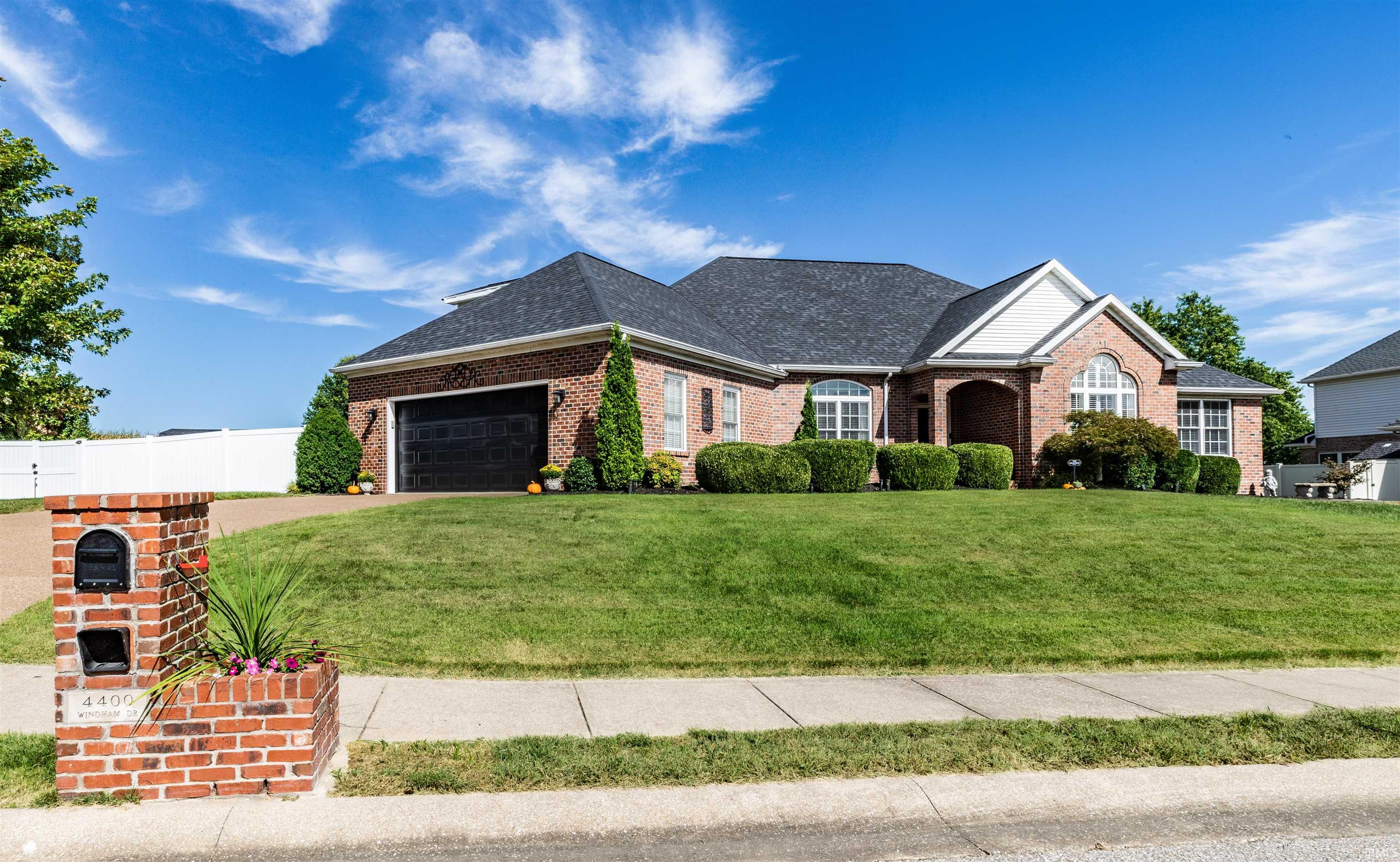 Photo 2 of Sale Pending at 4400 Windham Dr, Evansville, IN 47725 | MLS# 202641301 | Listing updated on 2026-10-06