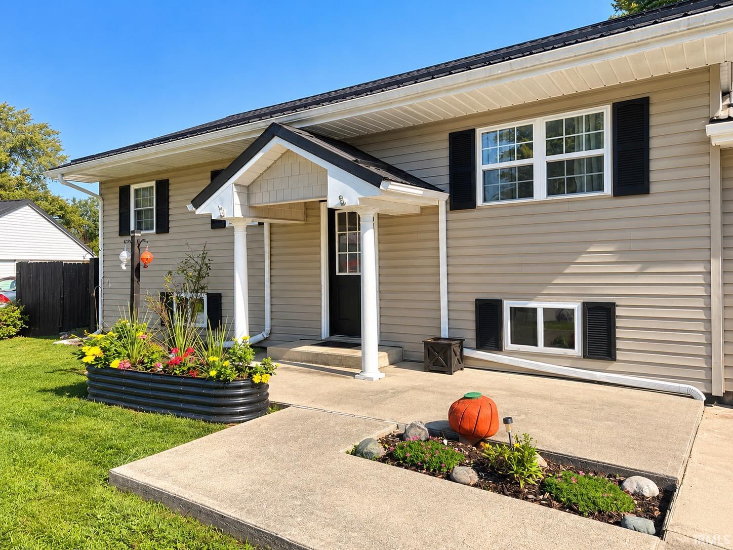 Photo 2 of Manufactured home for sale at 929 Virgil Dr, Gas City, IN 46933 | MLS# 202641310 | Listing updated on 2026-10-06
