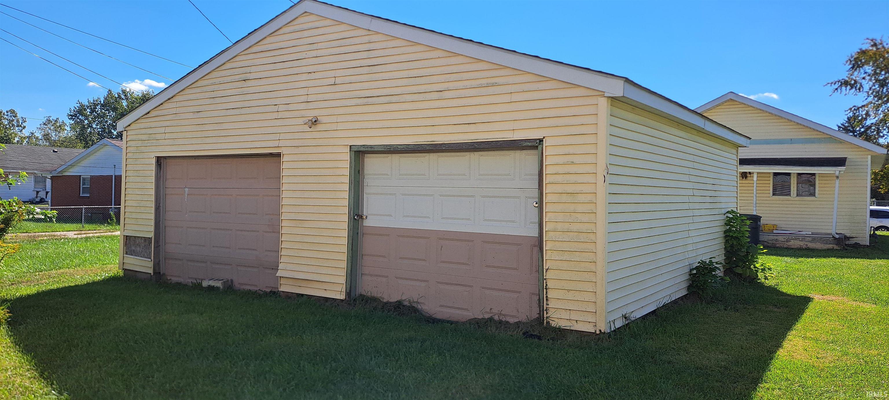 Photo 6 of Manufactured home for sale at 1212 E 5th Street, Muncie, IN 47302 | MLS# 202641321 | Listing updated on 2026-10-21