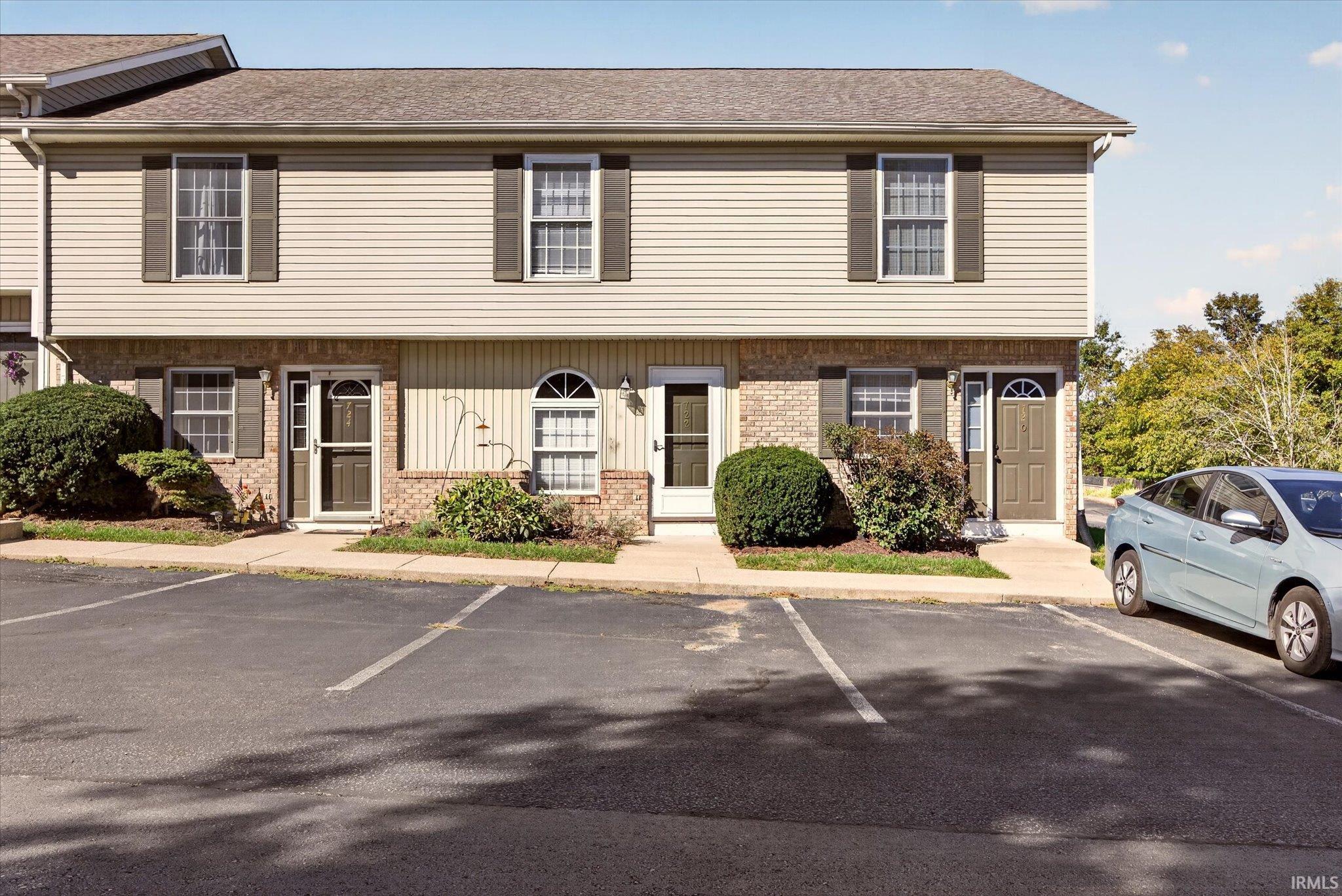 Photo 1 of Condo for sale at 722 E Sherwood Hills Dr, Bloomington, IN 47401 | MLS# 202641329 | Listing updated on 2026-10-06