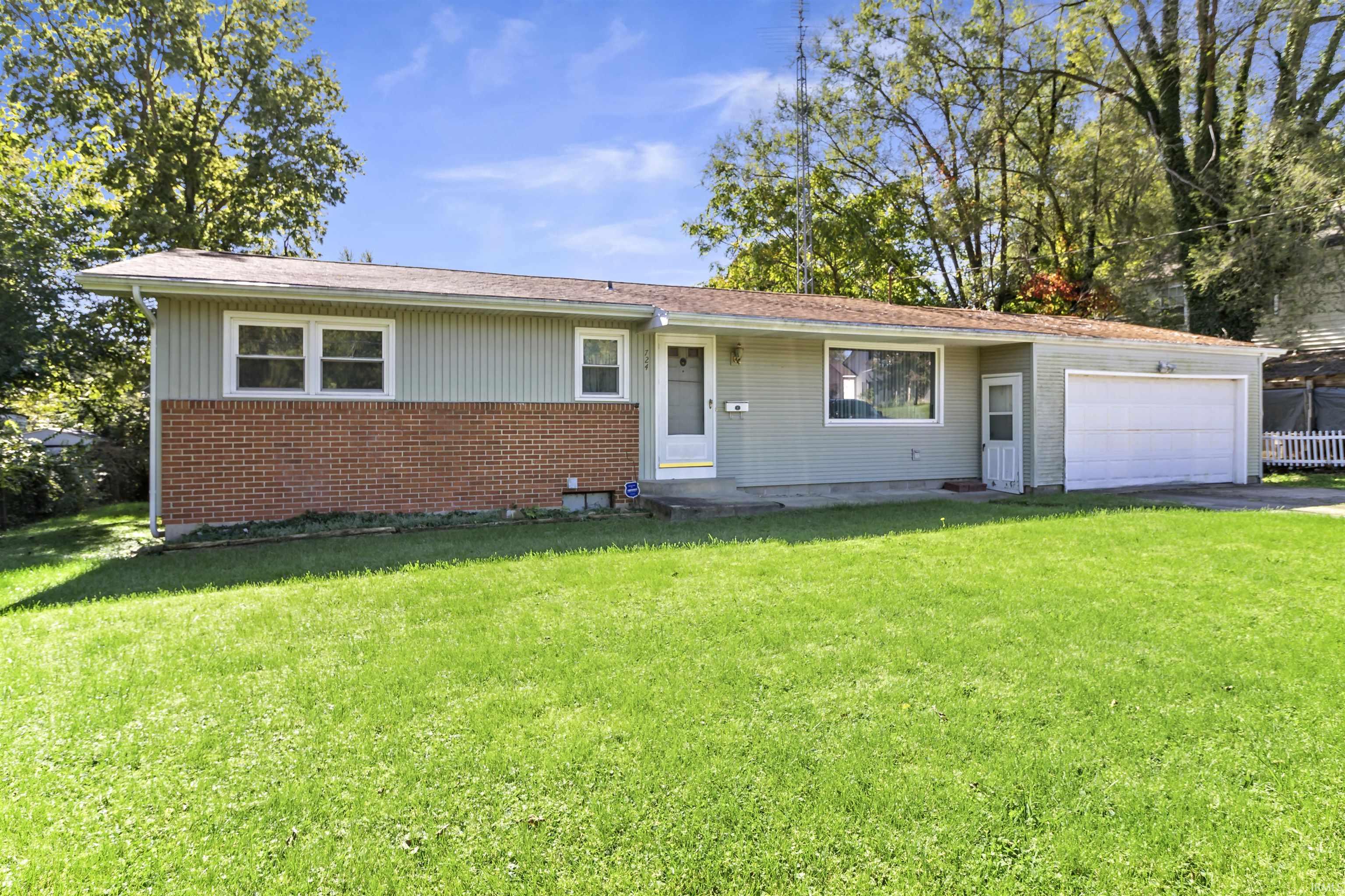 Photo 1 of Manufactured home for sale at 724 E Bradford St, Marion, IN 46952 | MLS# 202641336 | Listing updated on 2026-10-06