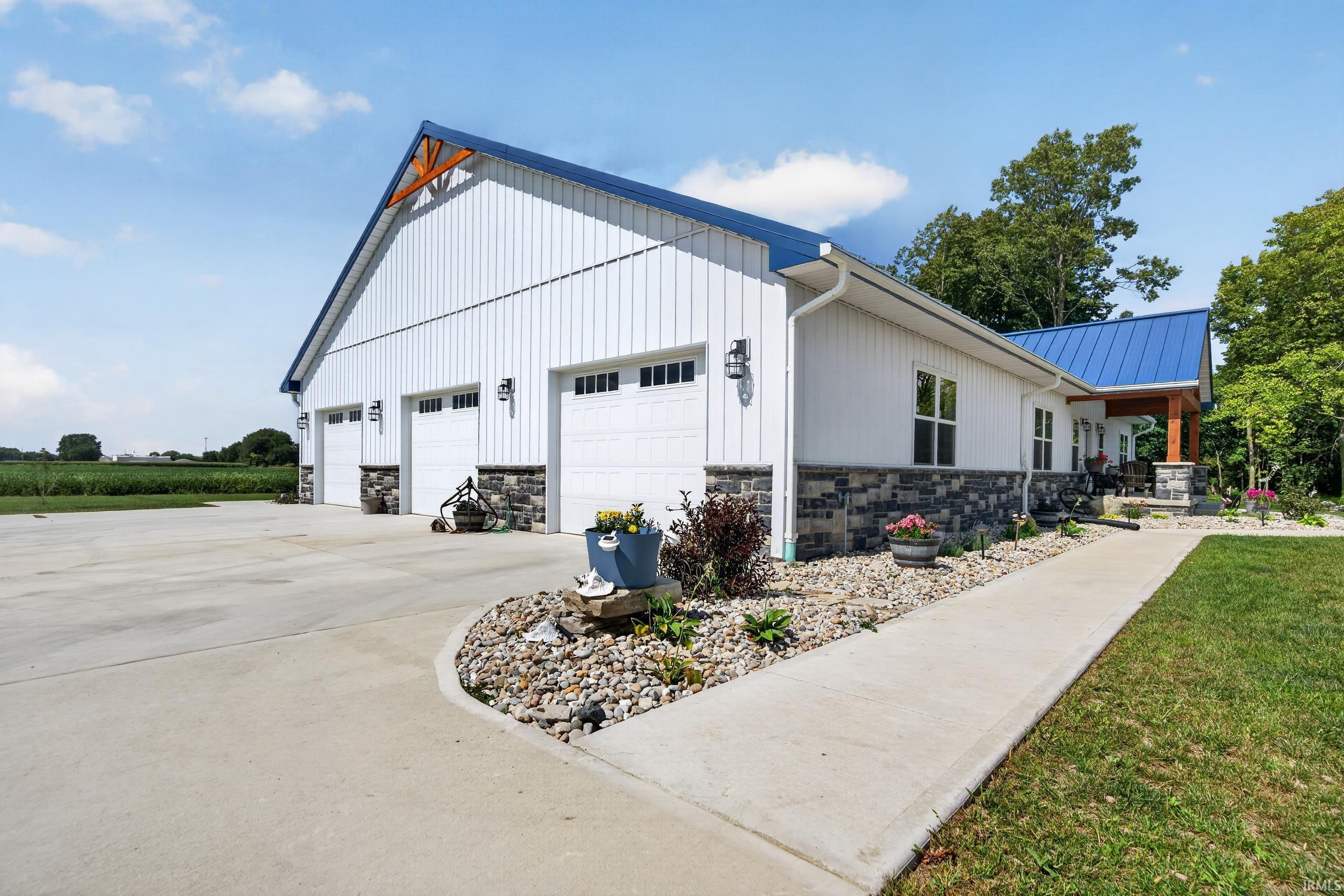 Photo 3 of Manufactured home for sale at 693 S 200 East, Kokomo, IN 46902 | MLS# 202641344 | Listing updated on 2026-10-06