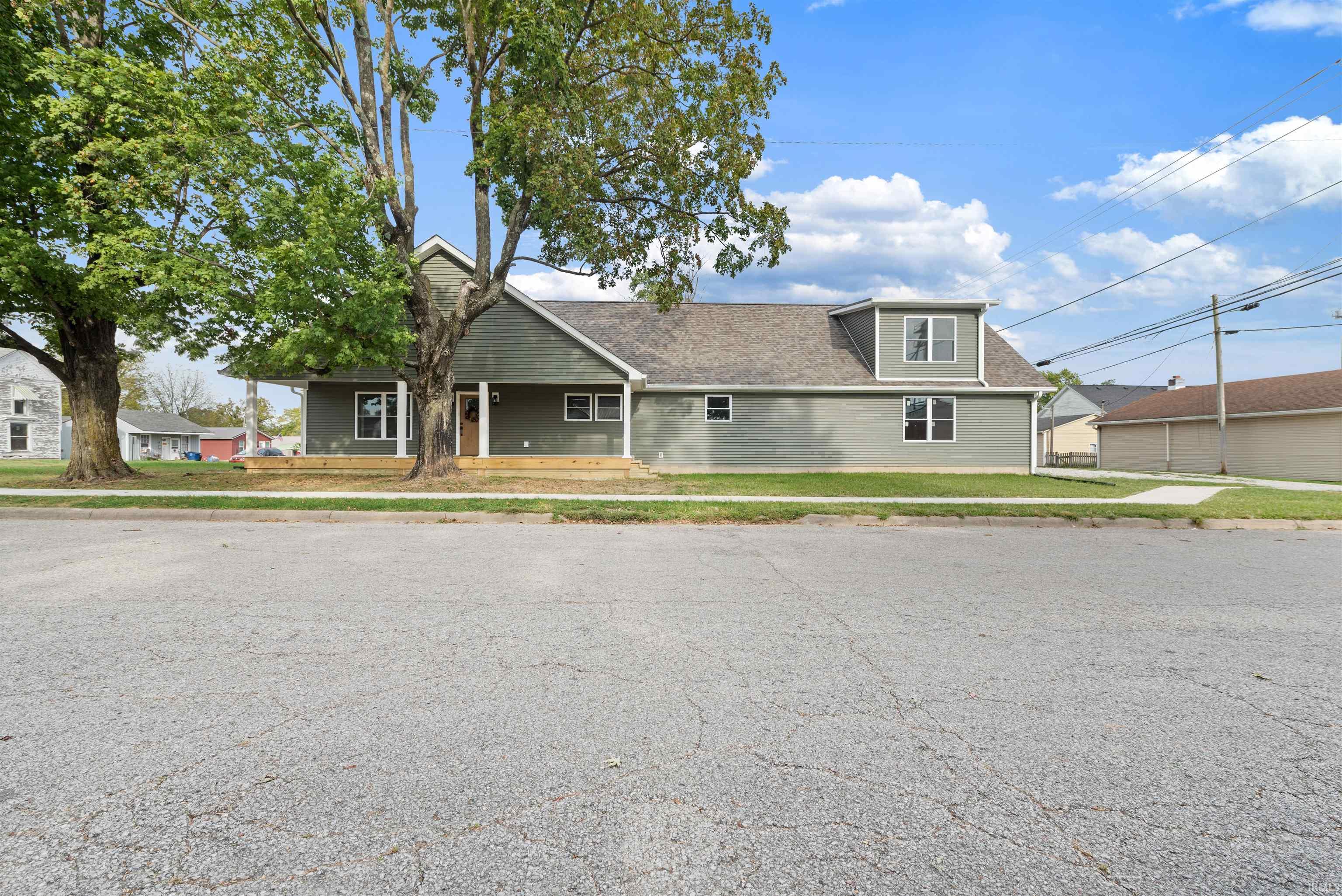 Photo 1 of Manufactured home for sale at 324 W Warren St, Mitchell, IN 47446 | MLS# 202641367 | Listing updated on 2026-10-06