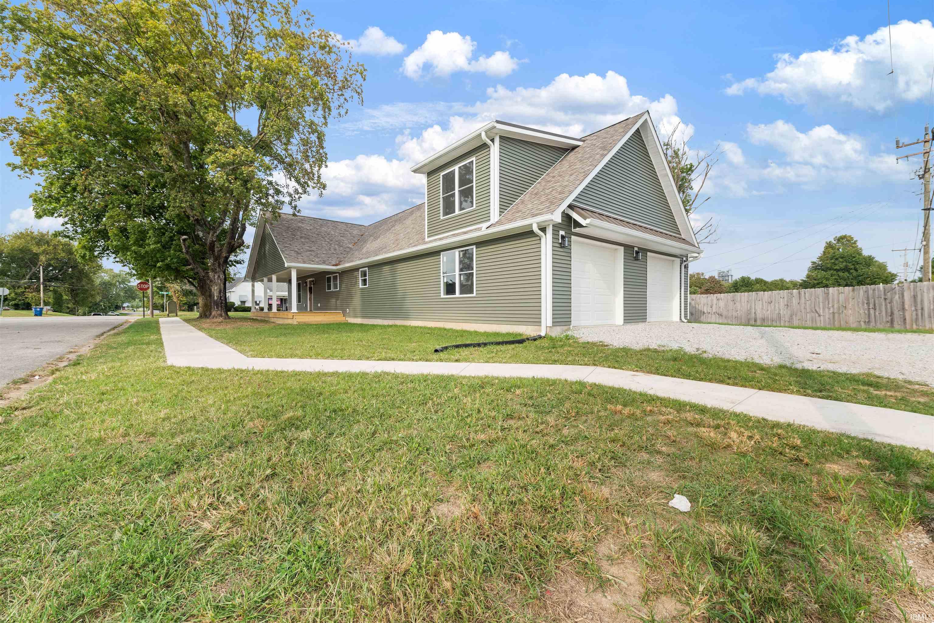 Photo 3 of Manufactured home for sale at 324 W Warren St, Mitchell, IN 47446 | MLS# 202641367 | Listing updated on 2026-10-06