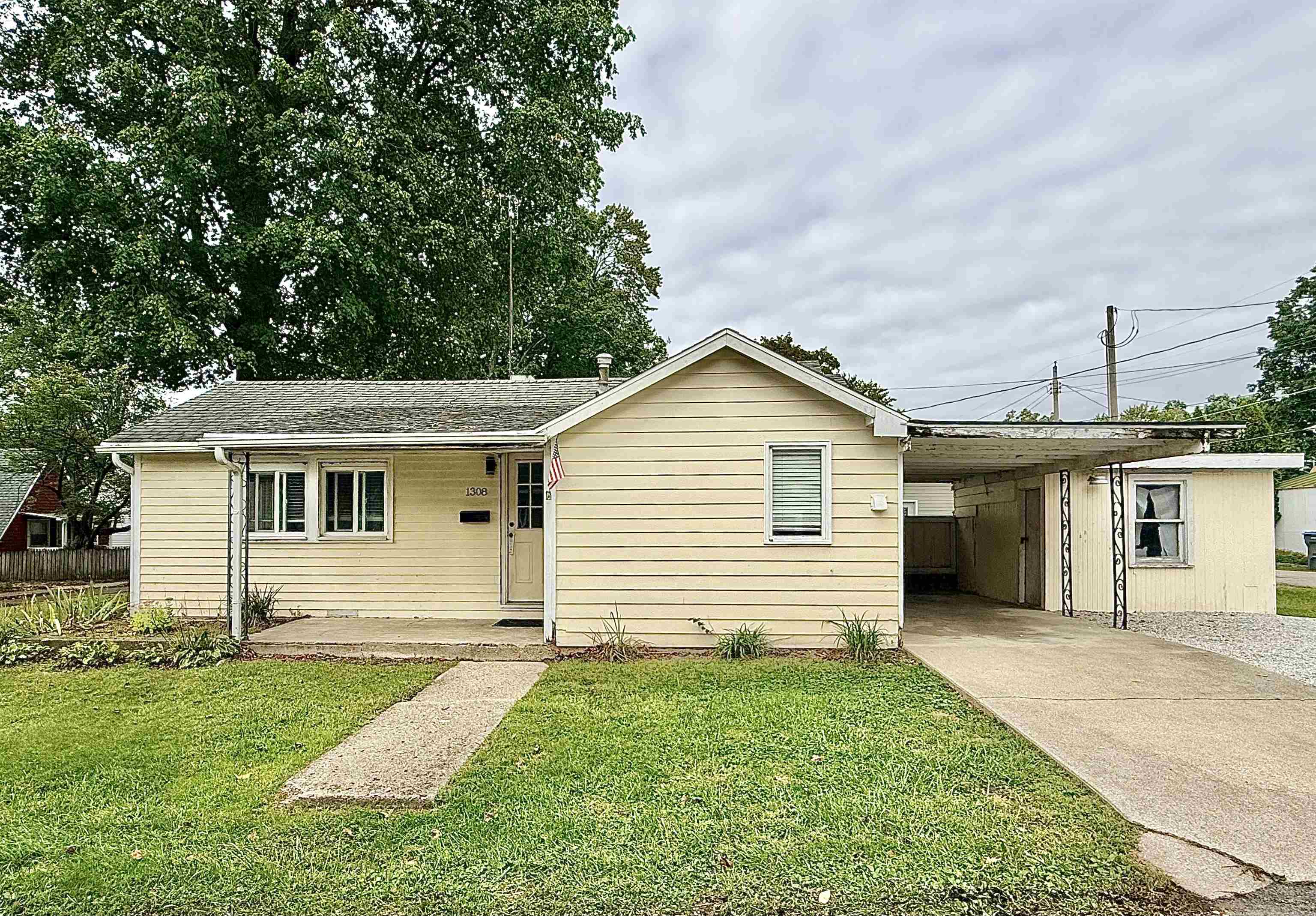 Photo 12 of Manufactured home for sale at 1308 Poplar St, Winona Lake, IN 46590 | MLS# 202641387 | Listing updated on 2026-10-07