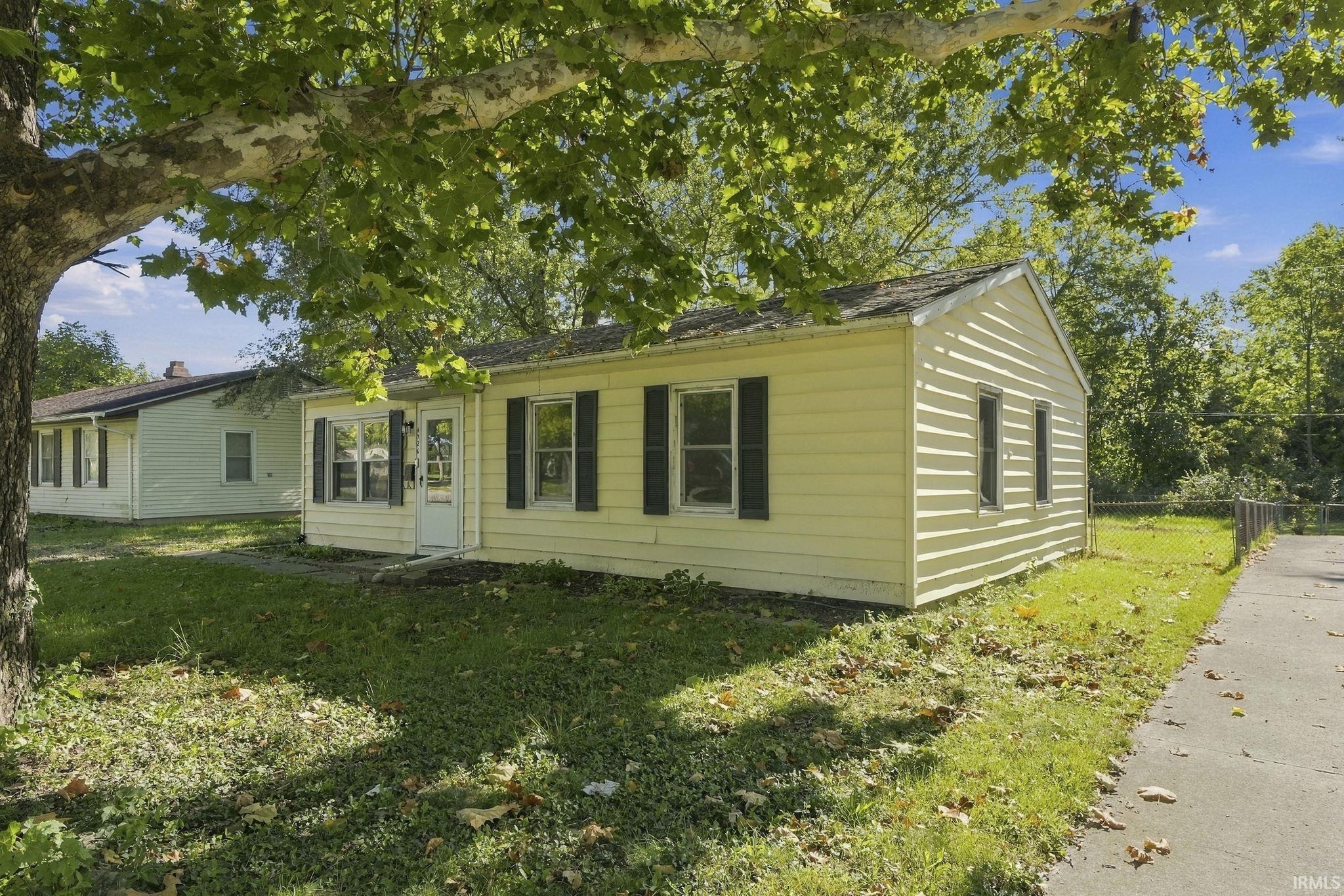 Photo 2 of Manufactured home for sale at 4926 S Camden Dr, Fort Wayne, IN 46825 | MLS# 202641392 | Listing updated on 2026-10-06