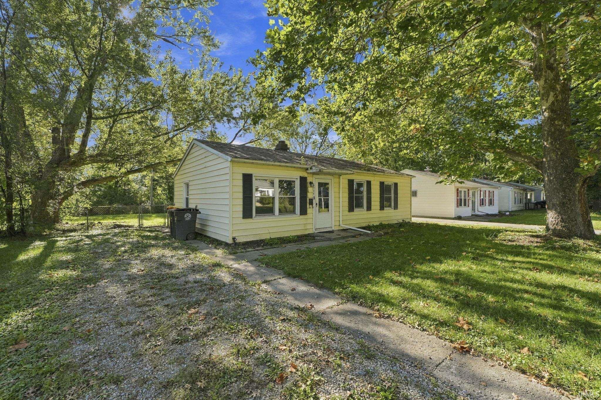Photo 3 of Manufactured home for sale at 4926 S Camden Dr, Fort Wayne, IN 46825 | MLS# 202641392 | Listing updated on 2026-10-06