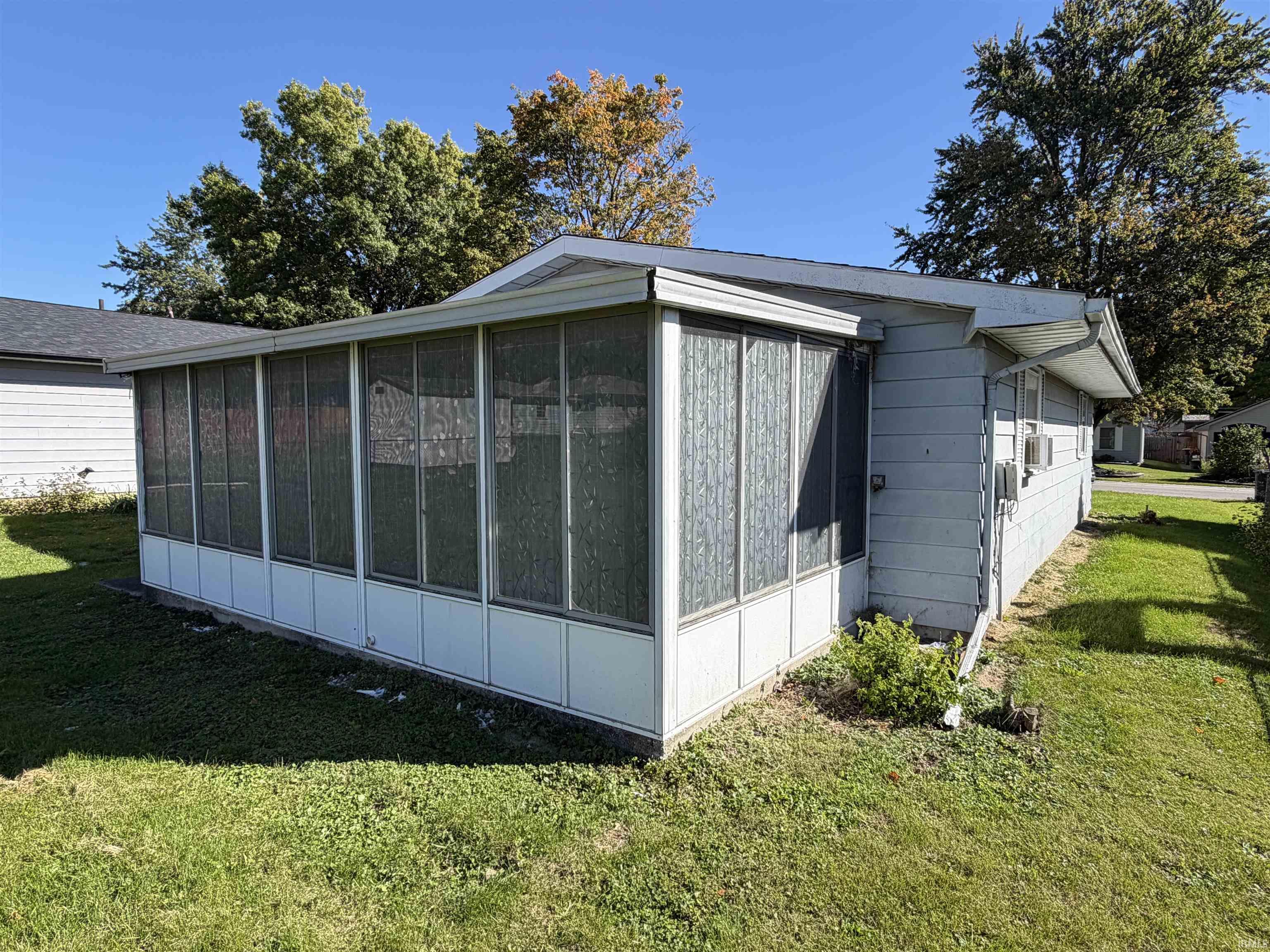 Photo 3 of Manufactured home for sale at 2413 Nordholme Ave, Fort Wayne, IN 46805 | MLS# 202641393 | Listing updated on 2026-10-06