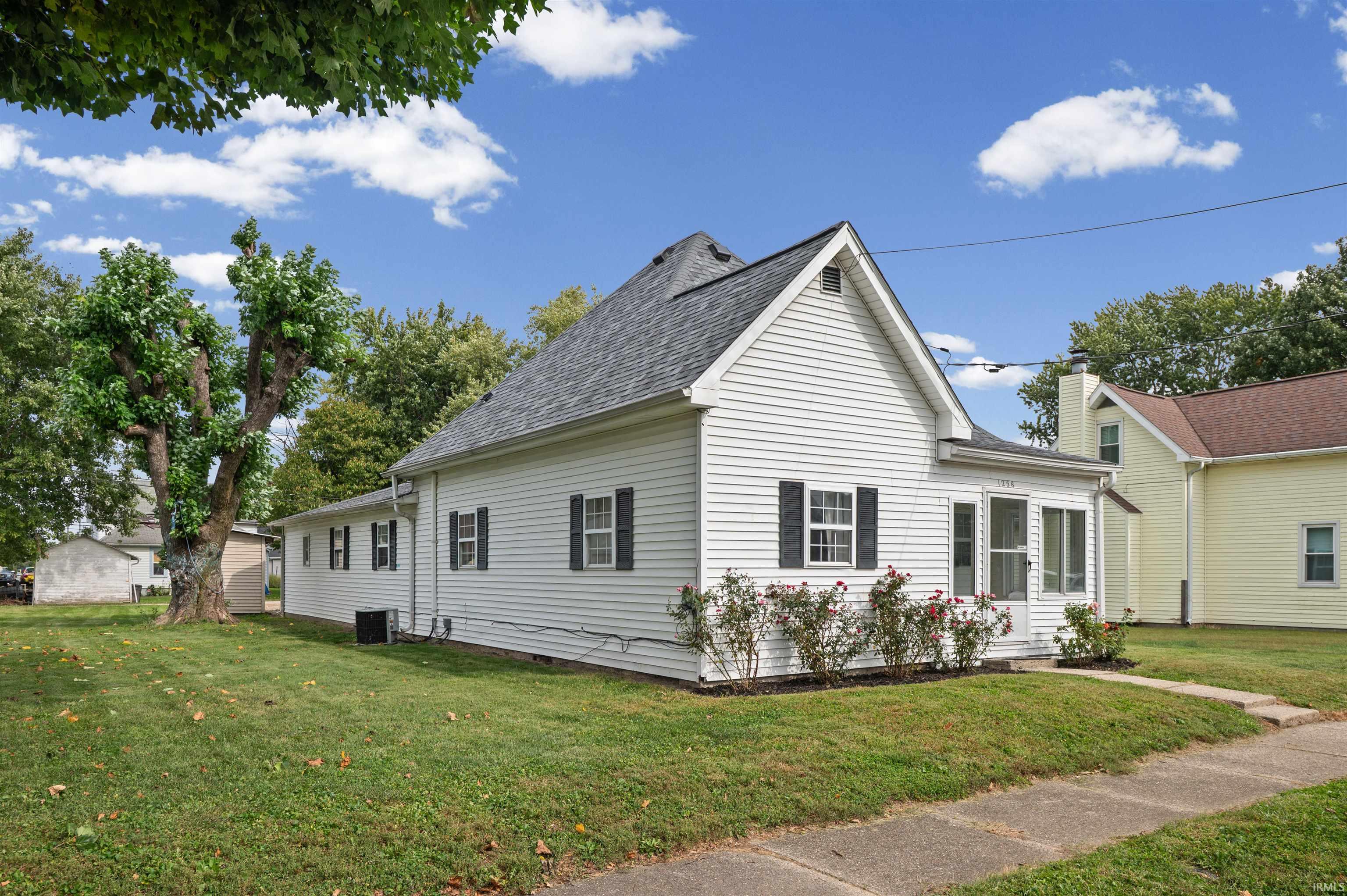 Photo 2 of Manufactured home for sale at 1258 W Mcclurg St, Frankfort, IN 46041 | MLS# 202641402 | Listing updated on 2026-10-06