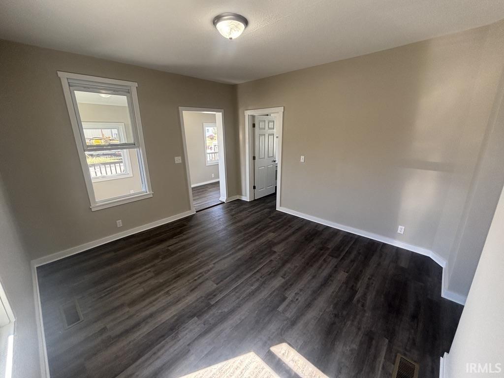 Photo 3 of Sale Pending at 914 Emison Ave, Vincennes, IN 47591 | MLS# 202641420 | Listing updated on 2026-10-07