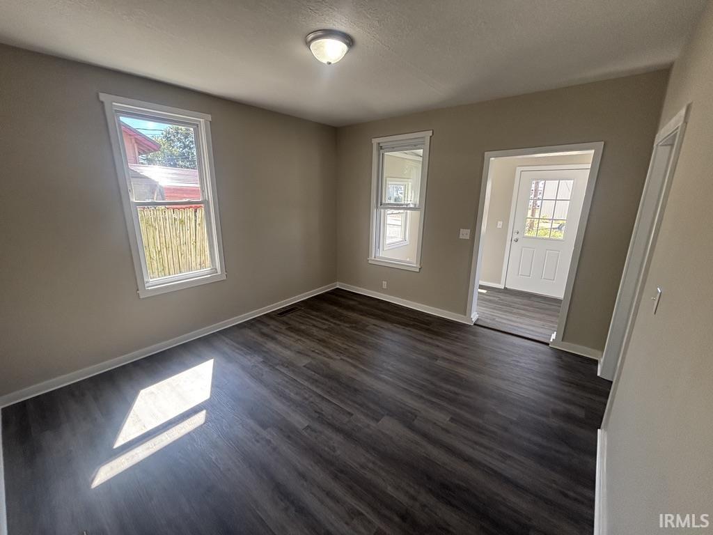 Photo 3 of Sale Pending at 914 Emison Ave, Vincennes, IN 47591 | MLS# 202641420 | Listing updated on 2026-10-07