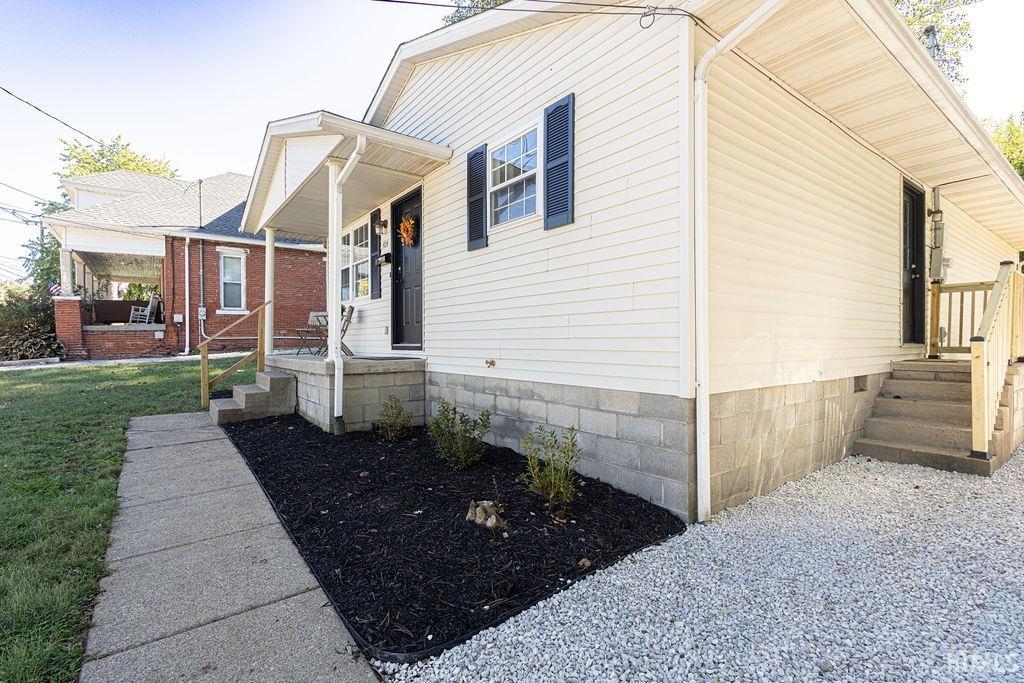 Photo 3 of Sale Pending at 404 S Sycamore St, Boonville, IN 47601 | MLS# 202641444 | Listing updated on 2026-10-07
