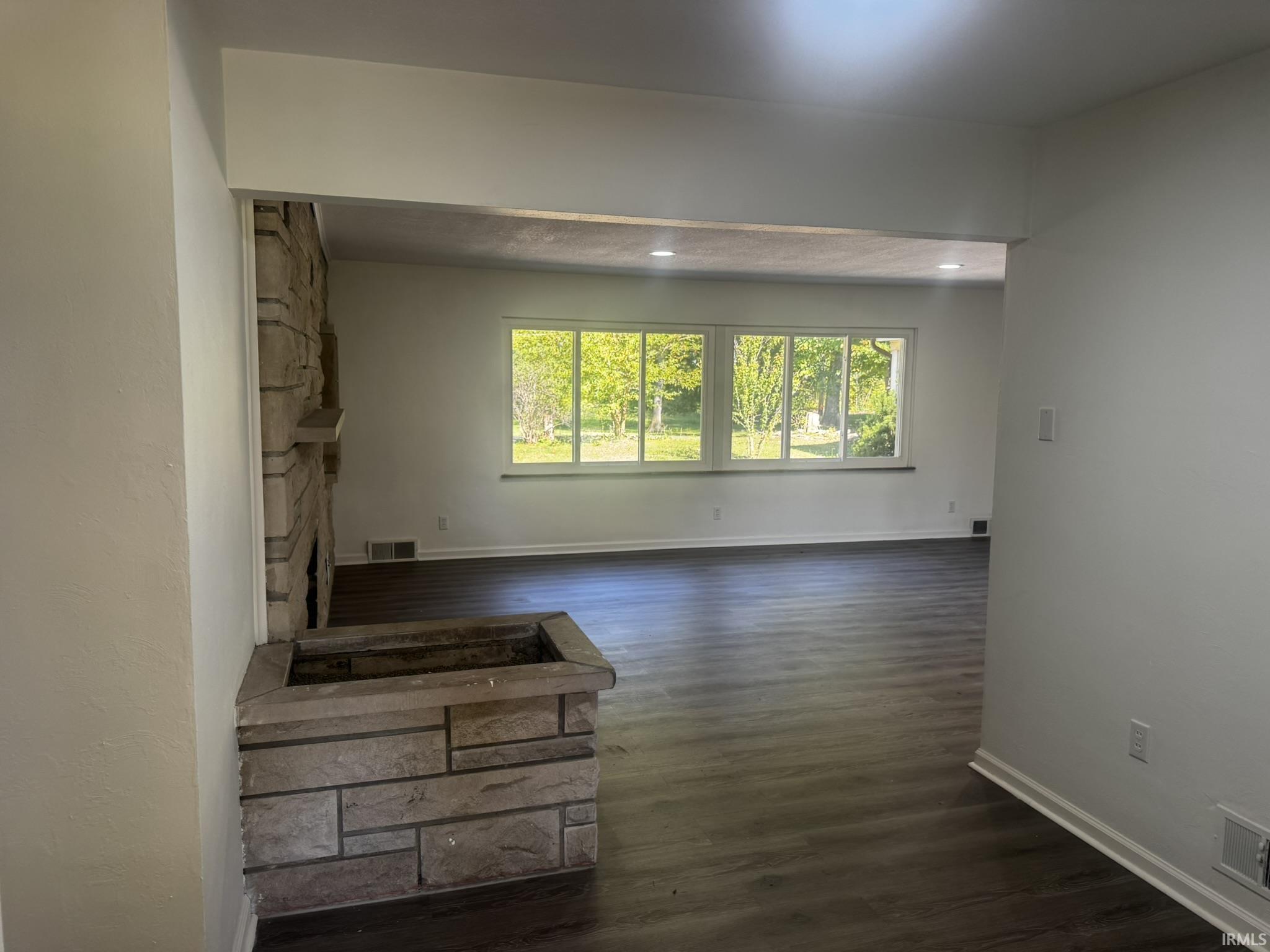 Photo 2 of Manufactured home for sale at 816 Ludwig Park Dr, Fort Wayne, IN 46825 | MLS# 202641472 | Listing updated on 2026-10-07