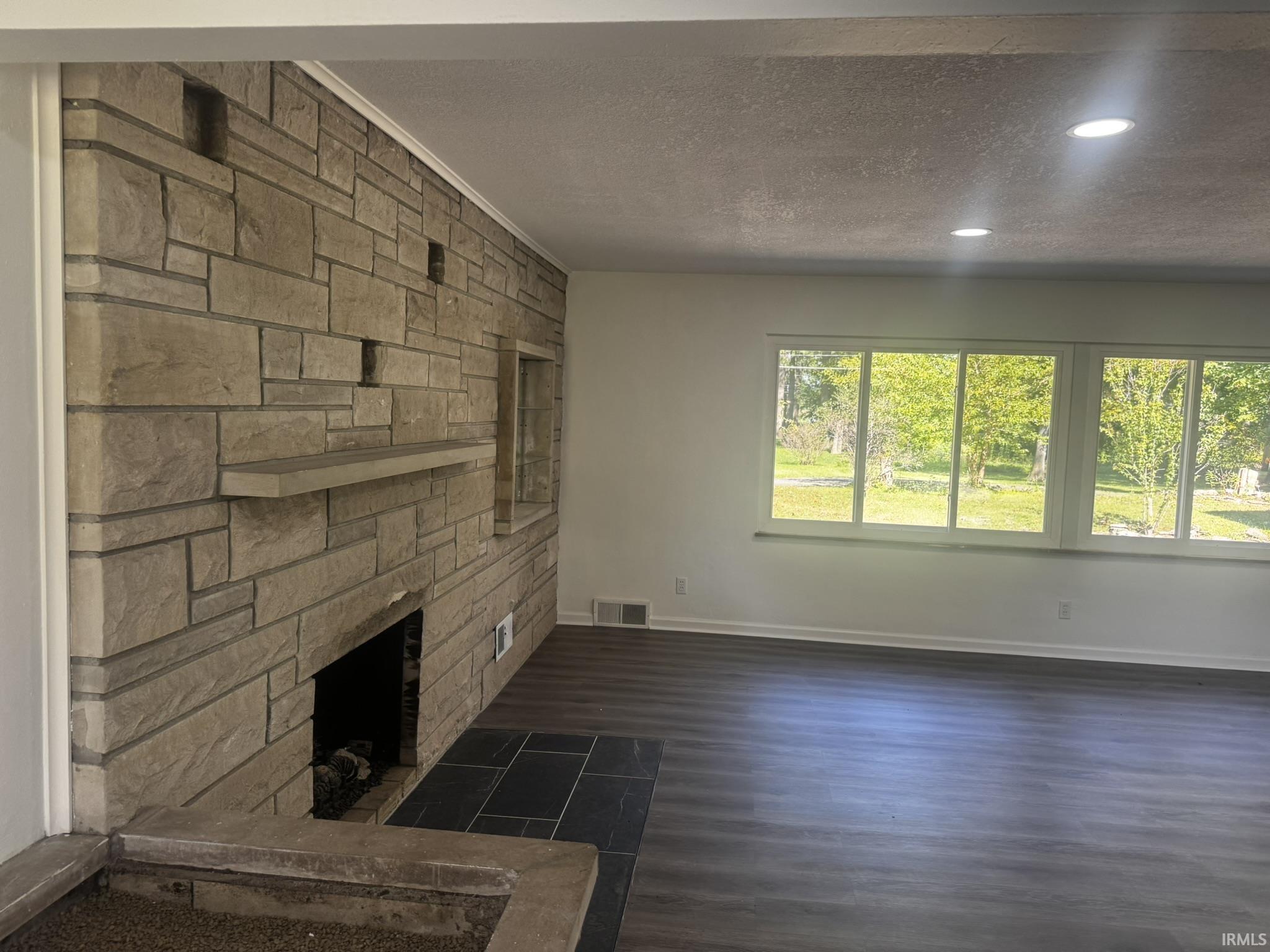 Photo 3 of Manufactured home for sale at 816 Ludwig Park Dr, Fort Wayne, IN 46825 | MLS# 202641472 | Listing updated on 2026-10-07