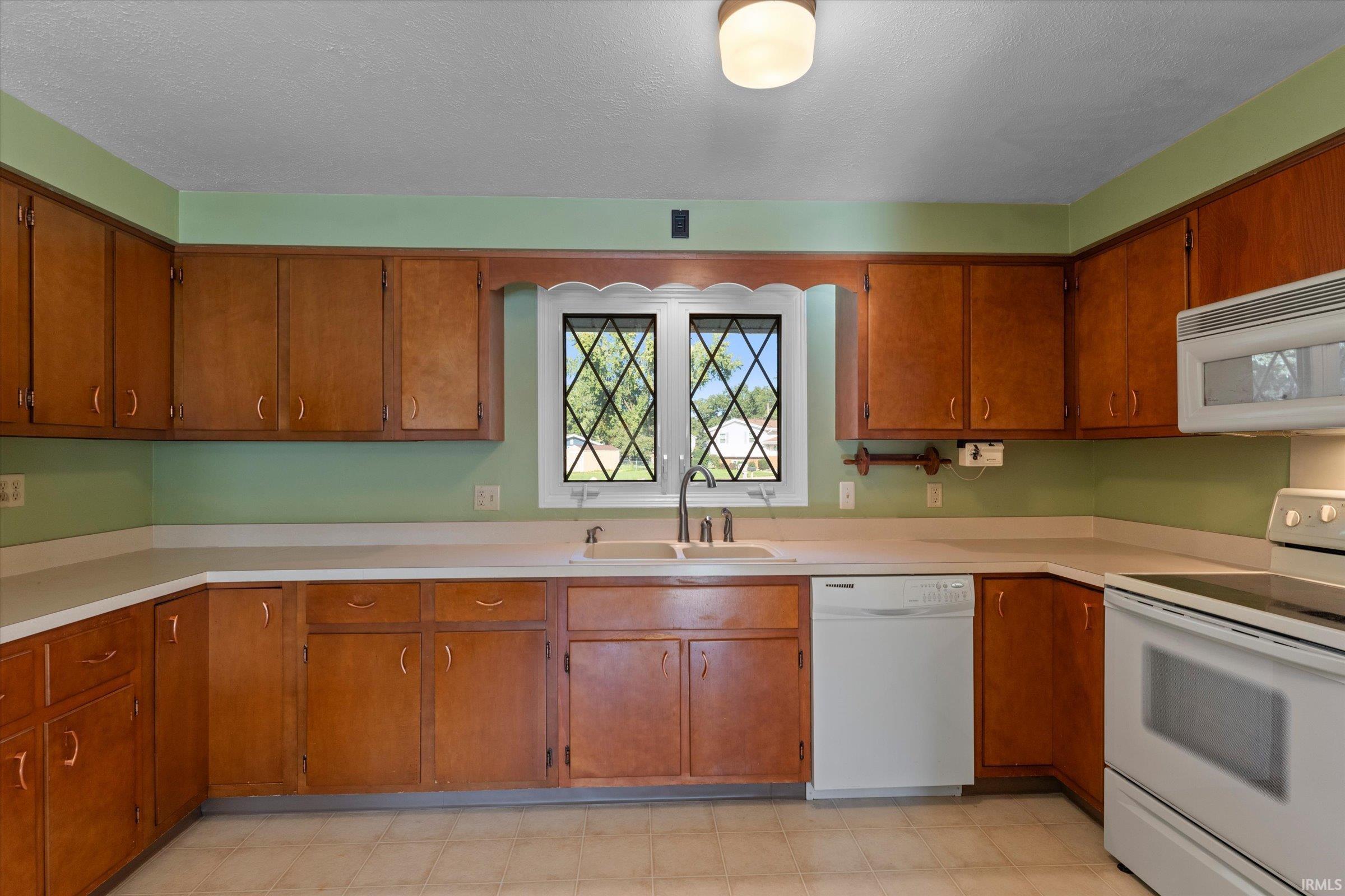 Photo 3 of Manufactured home for sale at 52791 Holly Ct, South Bend, IN 46637 | MLS# 202641489 | Listing updated on 2026-10-07