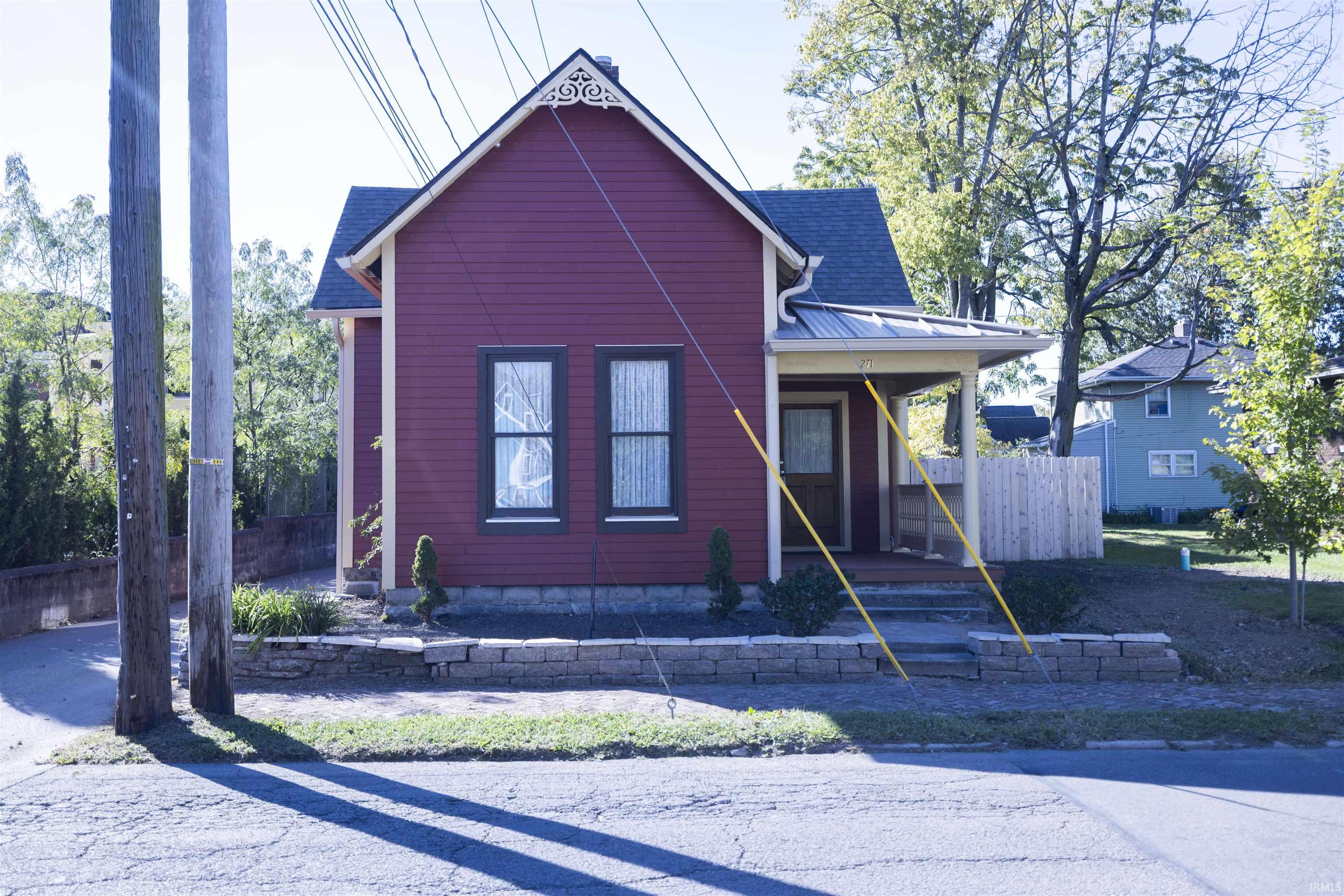 Photo 1 of Sale Pending at 211 S Hackley St, Muncie, IN 47305 | MLS# 202641495 | Listing updated on 2026-10-08