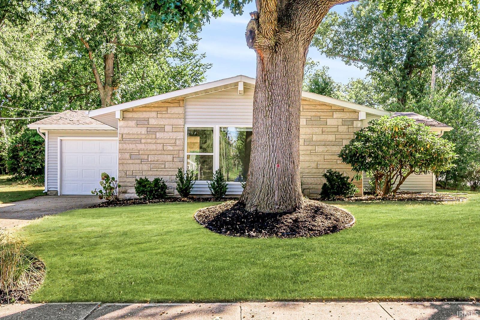 Photo 2 of Manufactured home for sale at 714 N Jacob St, South Bend, IN 46617 | MLS# 202641531 | Listing updated on 2026-10-07