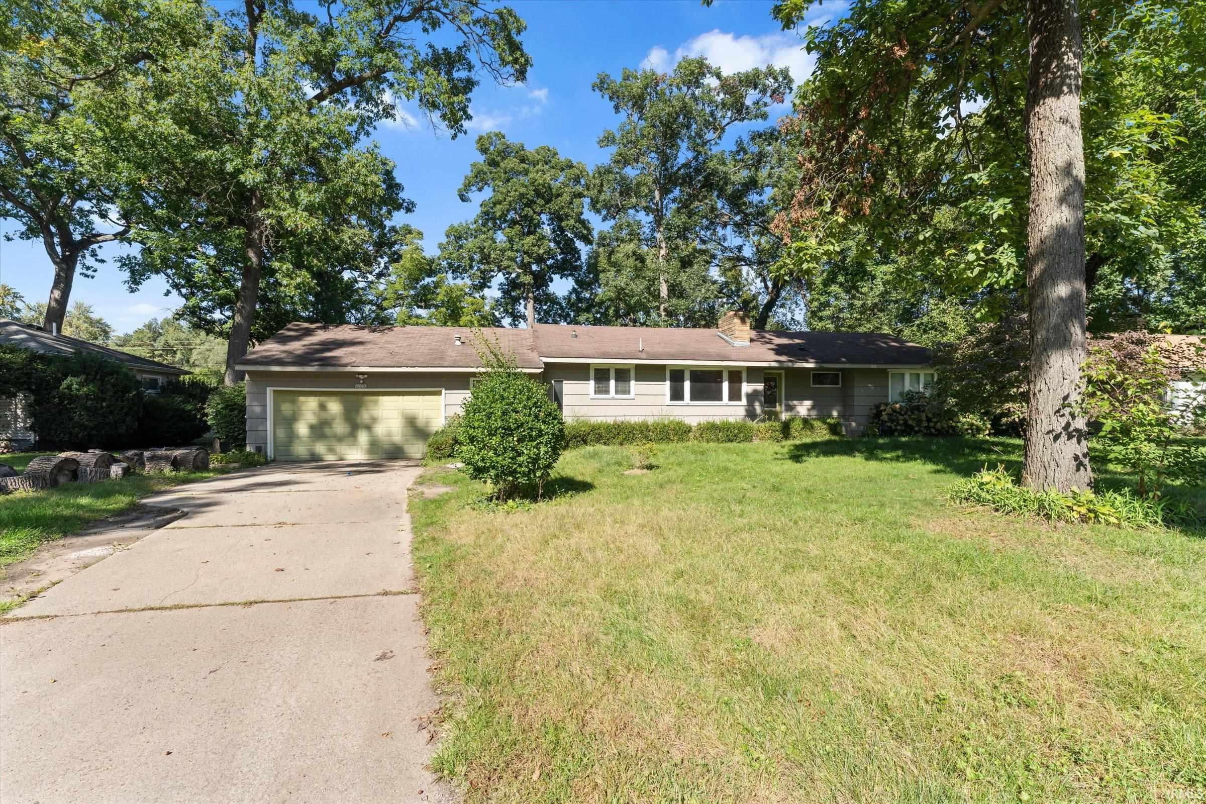 Photo 2 of Manufactured home for sale at 19065 Oakmont N Dr, South Bend, IN 46637 | MLS# 202641560 | Listing updated on 2026-10-07