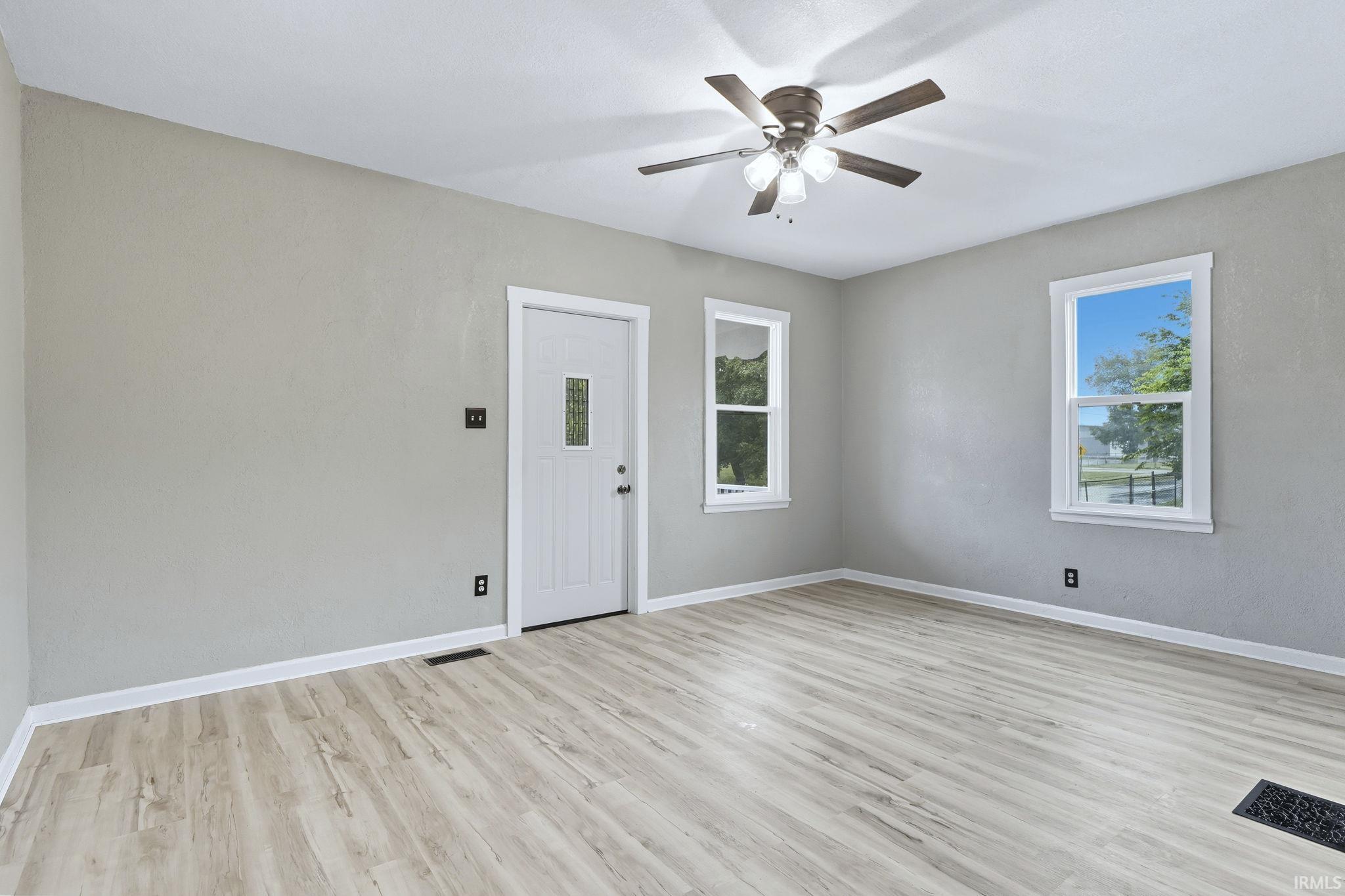 Photo 4 of Manufactured home for sale at 1125 E Washington St, Muncie, IN 47305 | MLS# 202641601 | Listing updated on 2026-10-07