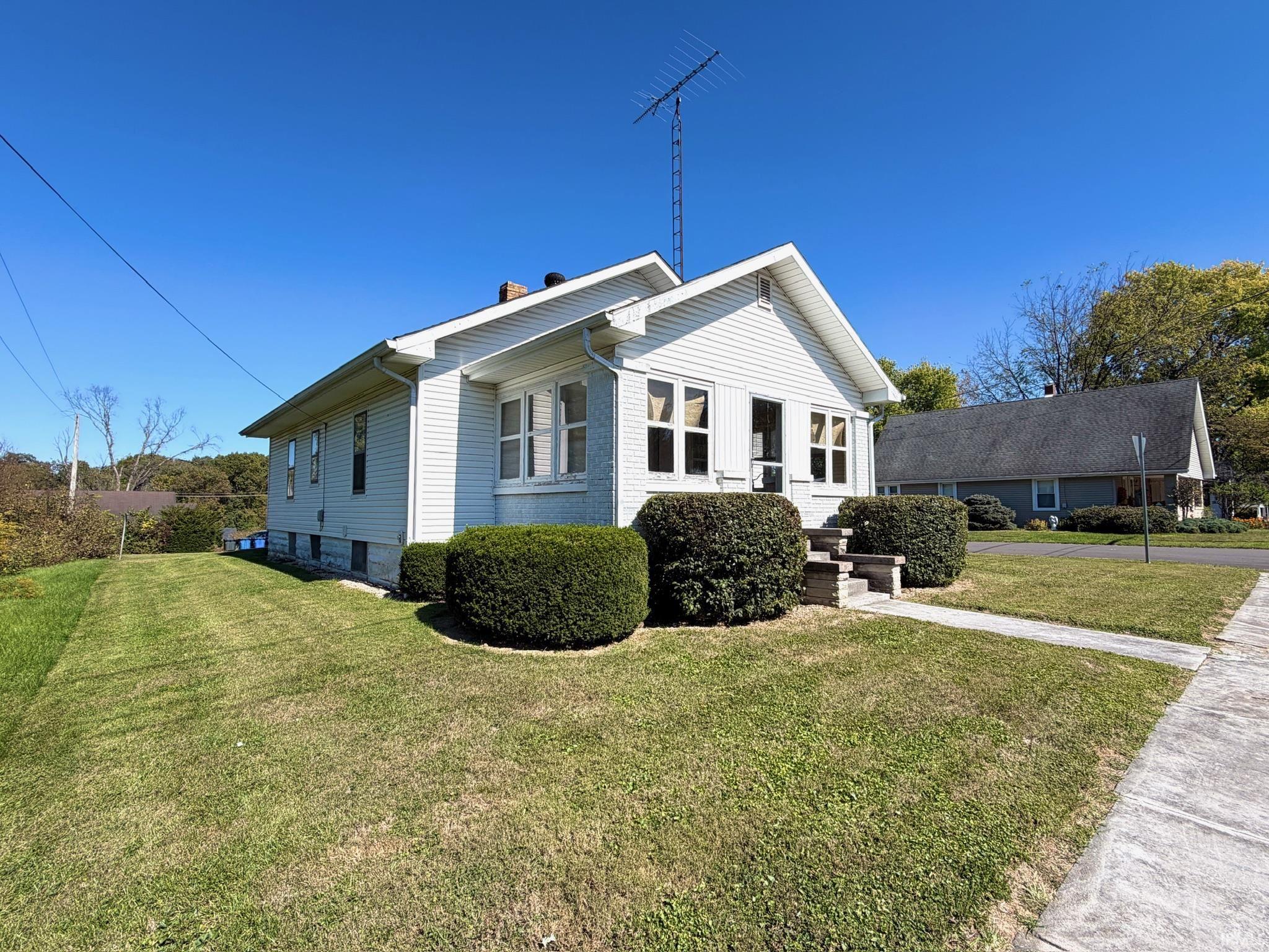 Photo 3 of Manufactured home for sale at 401 17th Street, Bedford, IN 47421 | MLS# 202641603 | Listing updated on 2026-10-07