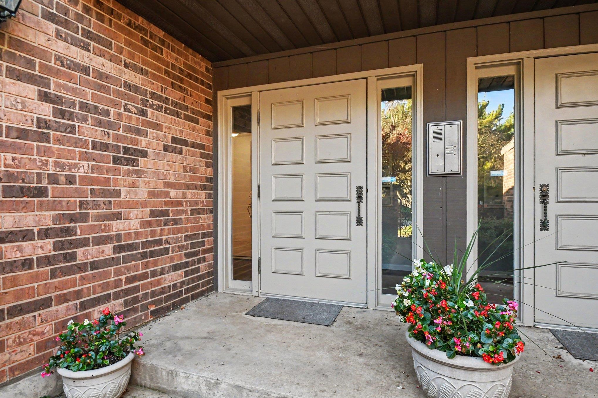 Photo 3 of Condo for sale at 732 Riverside Ct, South Bend, IN 46616 | MLS# 202641604 | Listing updated on 2026-10-07
