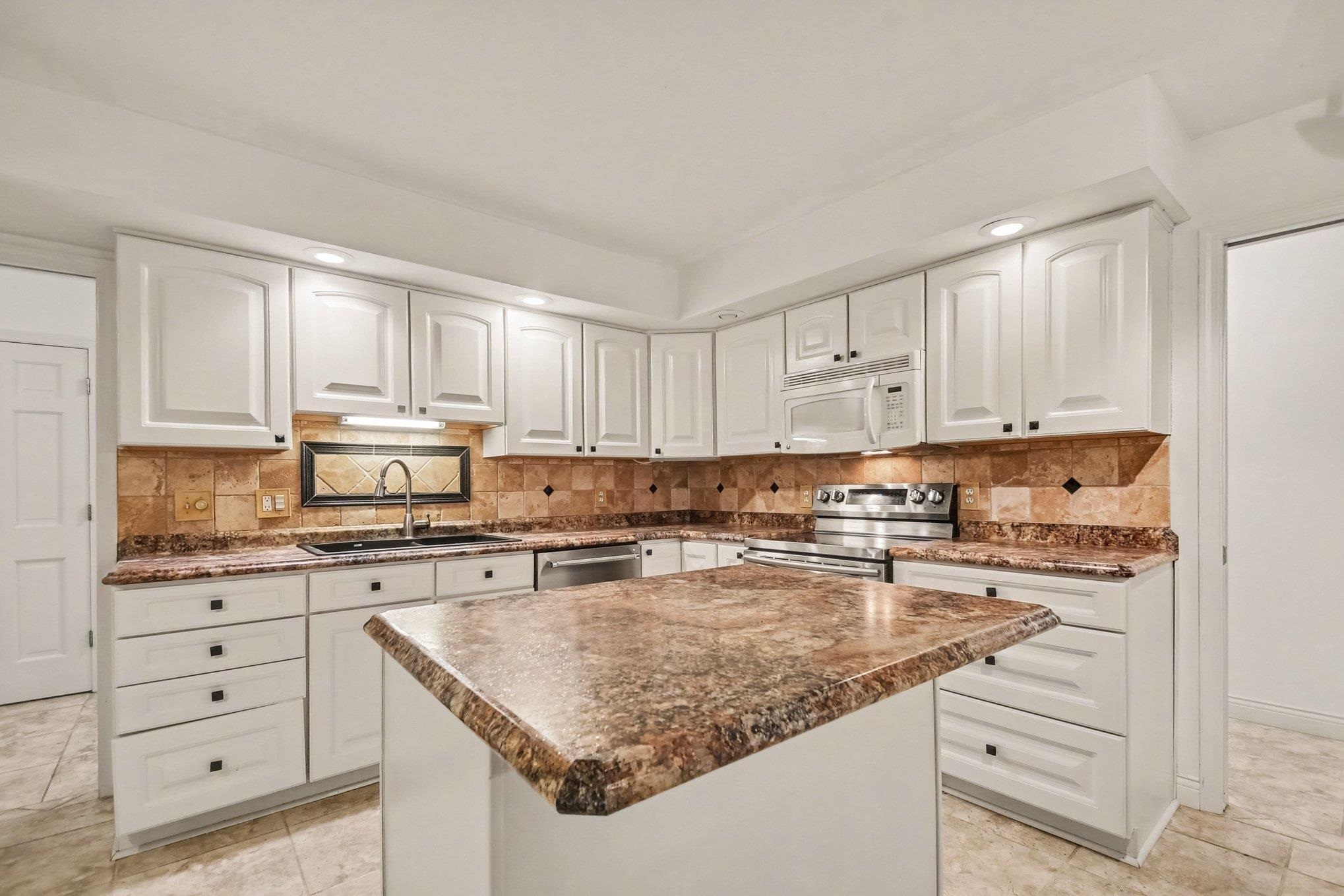 Photo 4 of Condo for sale at 732 Riverside Ct, South Bend, IN 46616 | MLS# 202641604 | Listing updated on 2026-10-07