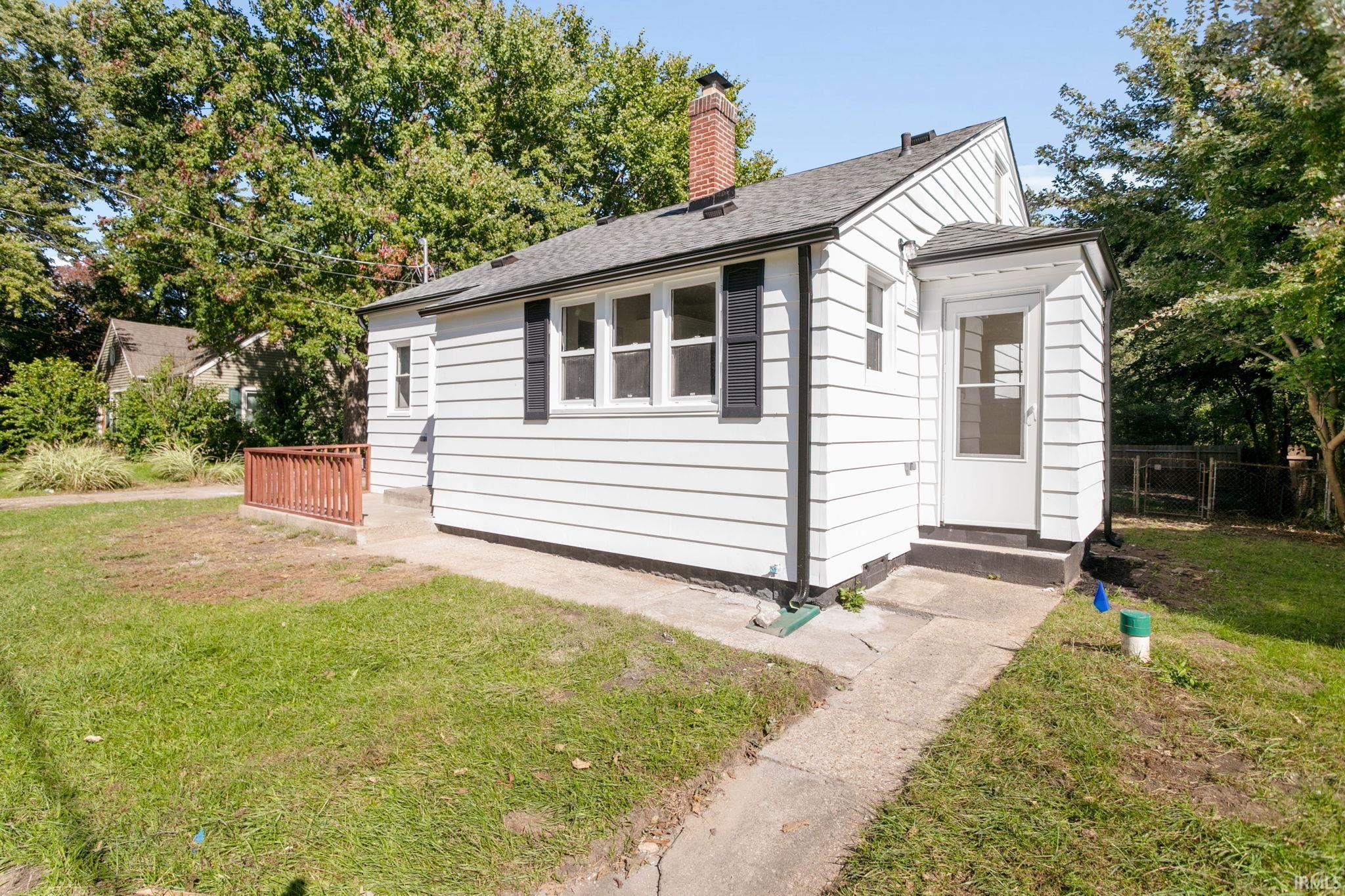 Photo 3 of Manufactured home for sale at 118 Myrtle St, South Bend, IN 46637 | MLS# 202641606 | Listing updated on 2026-10-07