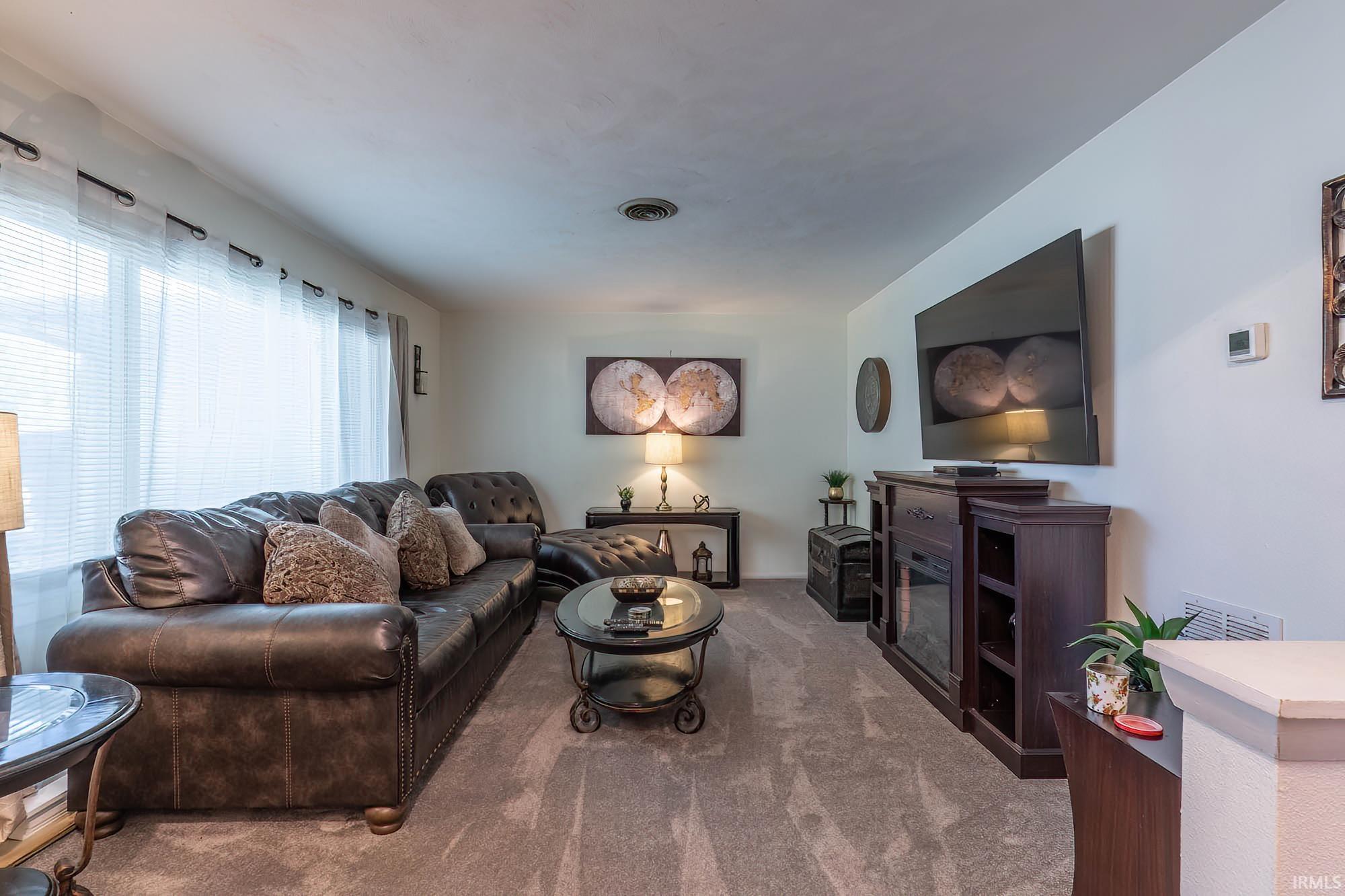 Photo 3 of Manufactured home for sale at 917 Wolverton Dr, Fort Wayne, IN 46825 | MLS# 202641639 | Listing updated on 2026-10-07