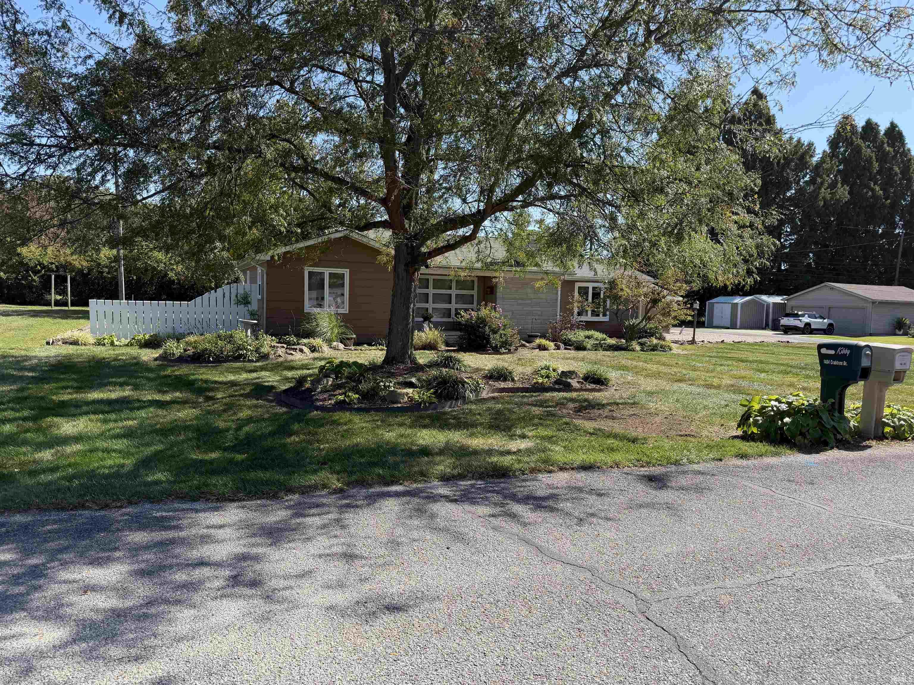 Photo 2 of Manufactured home for sale at 303 Eastgate Dr St, Vincennes, IN 47591 | MLS# 202641643 | Listing updated on 2026-10-07
